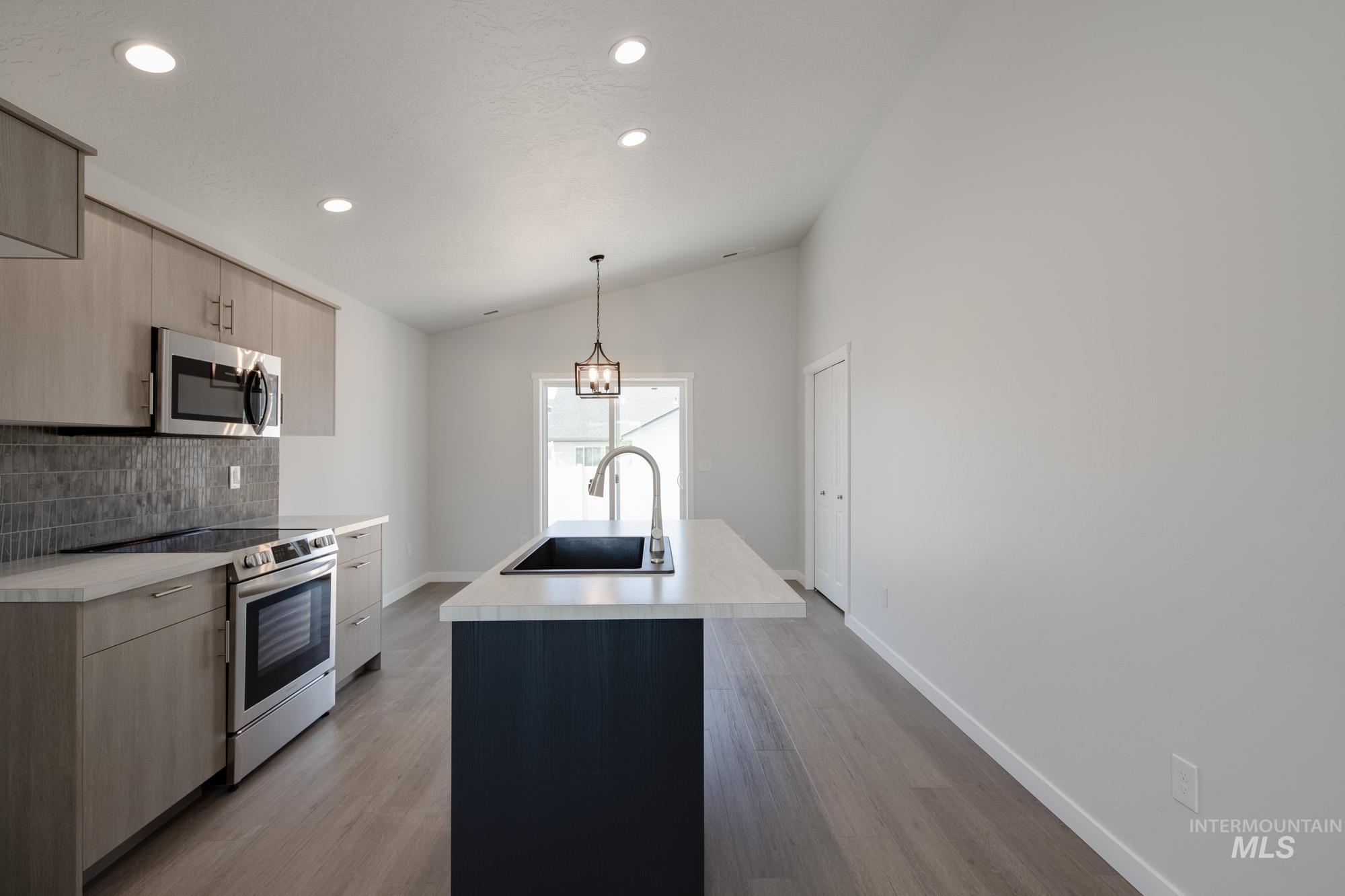 1261 W Bass River Dr, Meridian, Idaho 83642, 3 Bedrooms, 2 Bathrooms, Residential For Sale, Price $394,990, 98945774