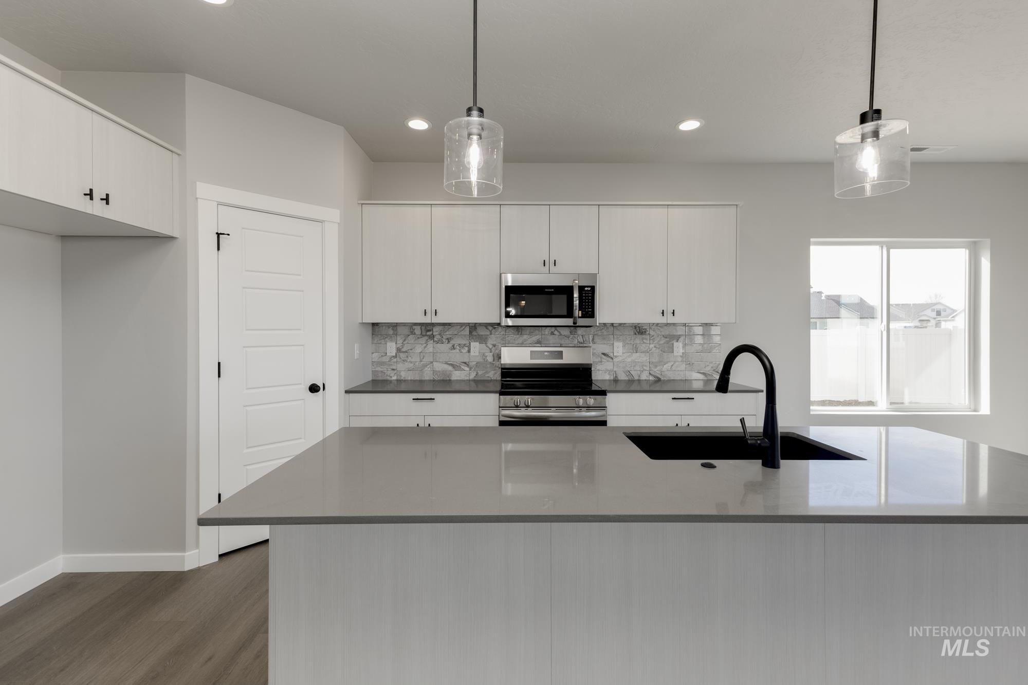 13726 Oliver Street, Caldwell, Idaho 83607, 4 Bedrooms, 2.5 Bathrooms, Residential For Sale, Price $539,990, 98945775