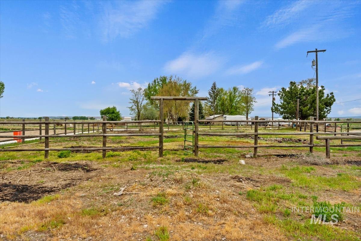 5720 Butte Rd, New Plymouth, Idaho 83655, 3 Bedrooms, 2 Bathrooms, Residential For Sale, Price $740,000, 98945806