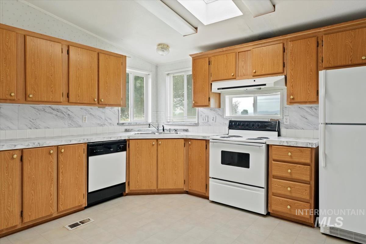 5720 Butte Rd, New Plymouth, Idaho 83655, 3 Bedrooms, 2 Bathrooms, Residential For Sale, Price $740,000, 98945806
