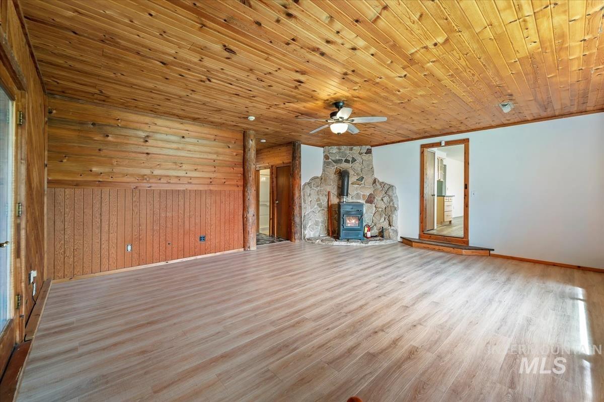 1212 E Ustick Rd, Caldwell, Idaho 83607, 6 Bedrooms, 3 Bathrooms, Residential For Sale, Price $514,900, 98945828