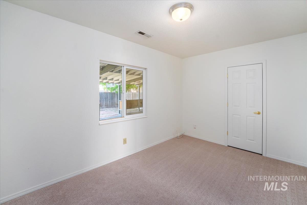 1212 E Ustick Rd, Caldwell, Idaho 83607, 6 Bedrooms, 3 Bathrooms, Residential For Sale, Price $514,900, 98945828
