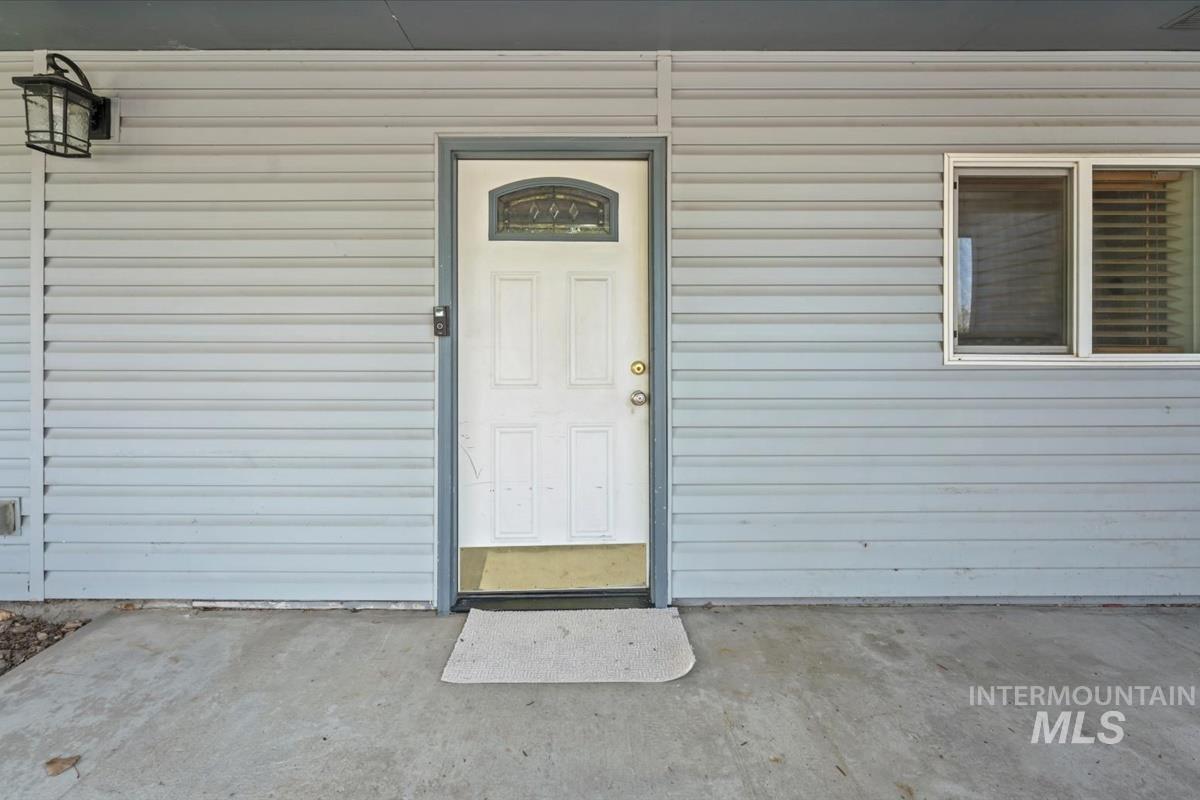 1212 E Ustick Rd, Caldwell, Idaho 83607, 6 Bedrooms, 3 Bathrooms, Residential For Sale, Price $514,900, 98945828