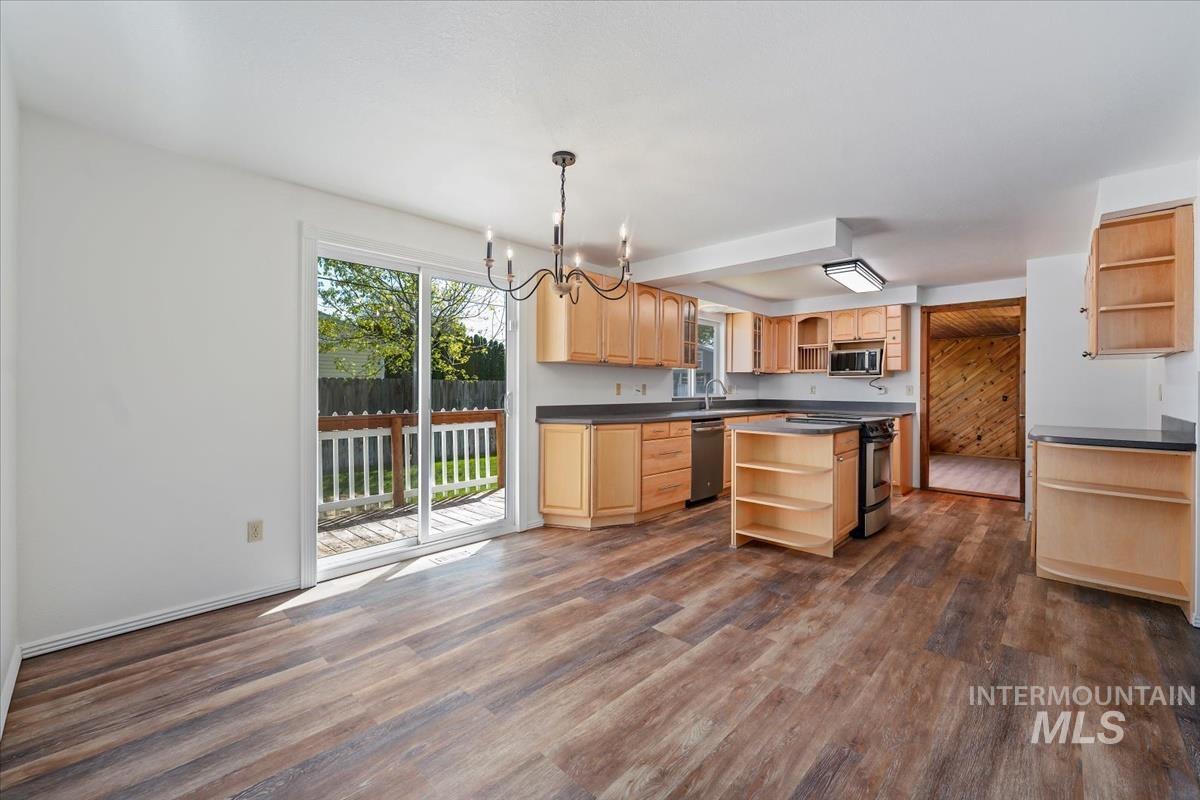 1212 E Ustick Rd, Caldwell, Idaho 83607, 6 Bedrooms, 3 Bathrooms, Residential For Sale, Price $514,900, 98945828