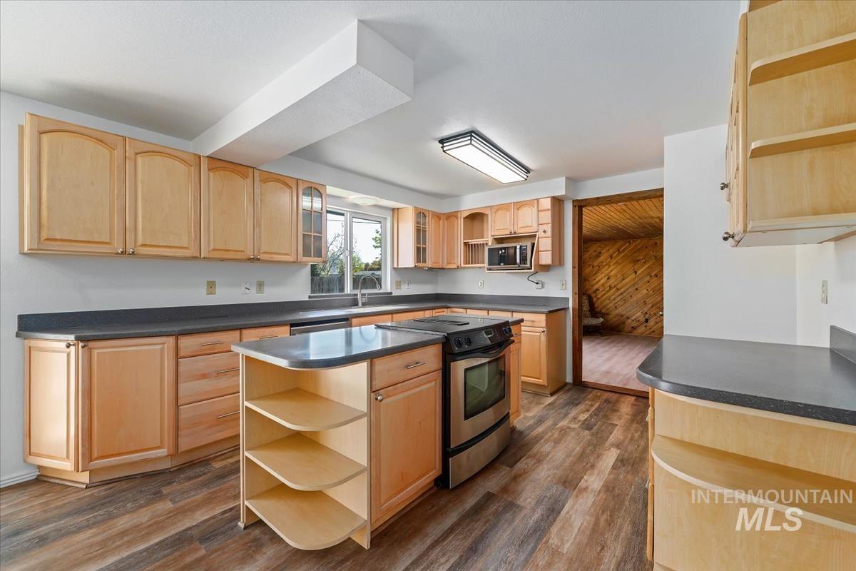 1212 E Ustick Rd, Caldwell, Idaho 83607, 6 Bedrooms, 3 Bathrooms, Residential For Sale, Price $514,900, 98945828