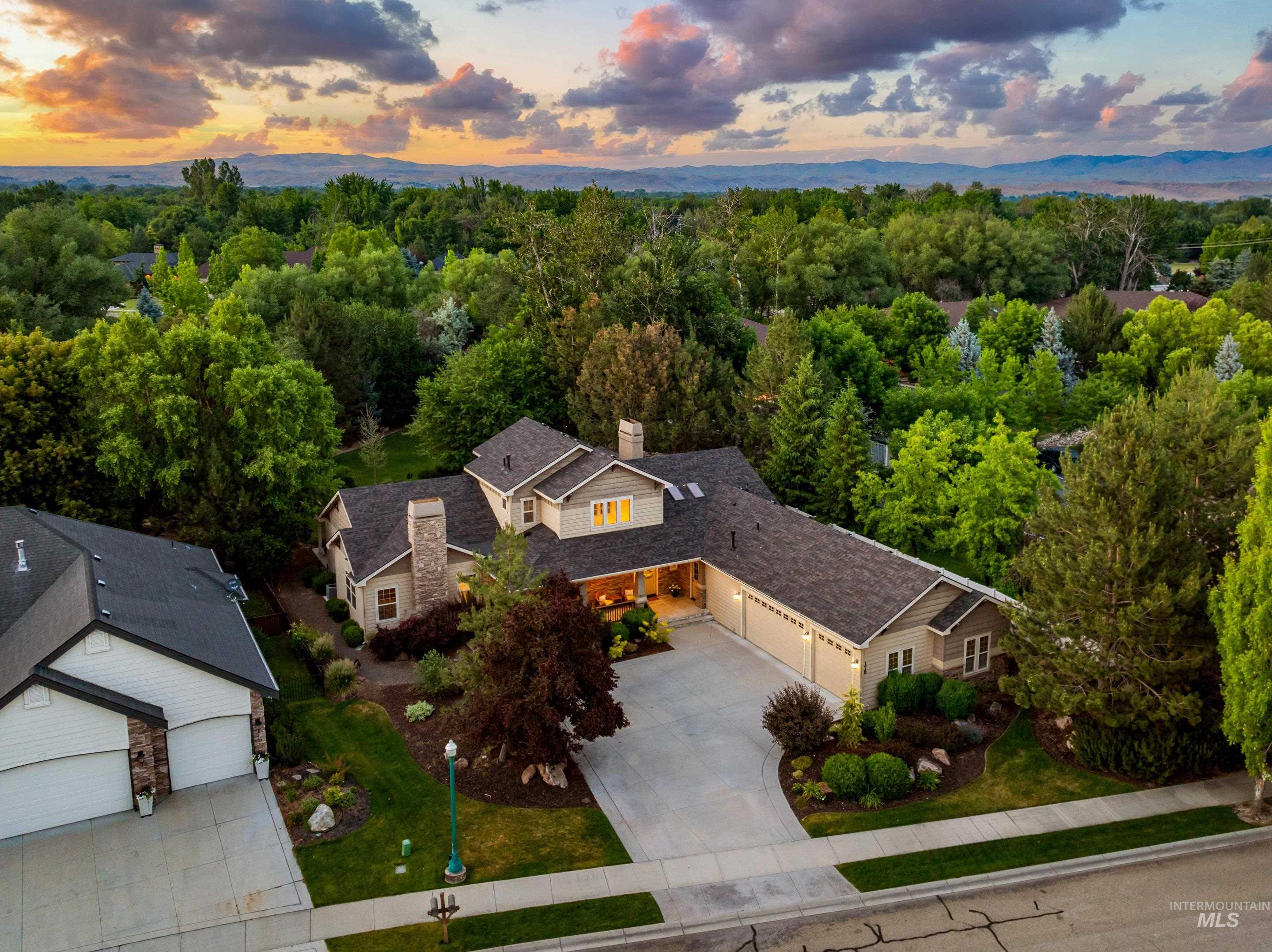 178 Cottonwood Ct, Eagle, Idaho 83616, 3 Bedrooms, 3.5 Bathrooms, Residential For Sale, Price $1,099,900, 98945829