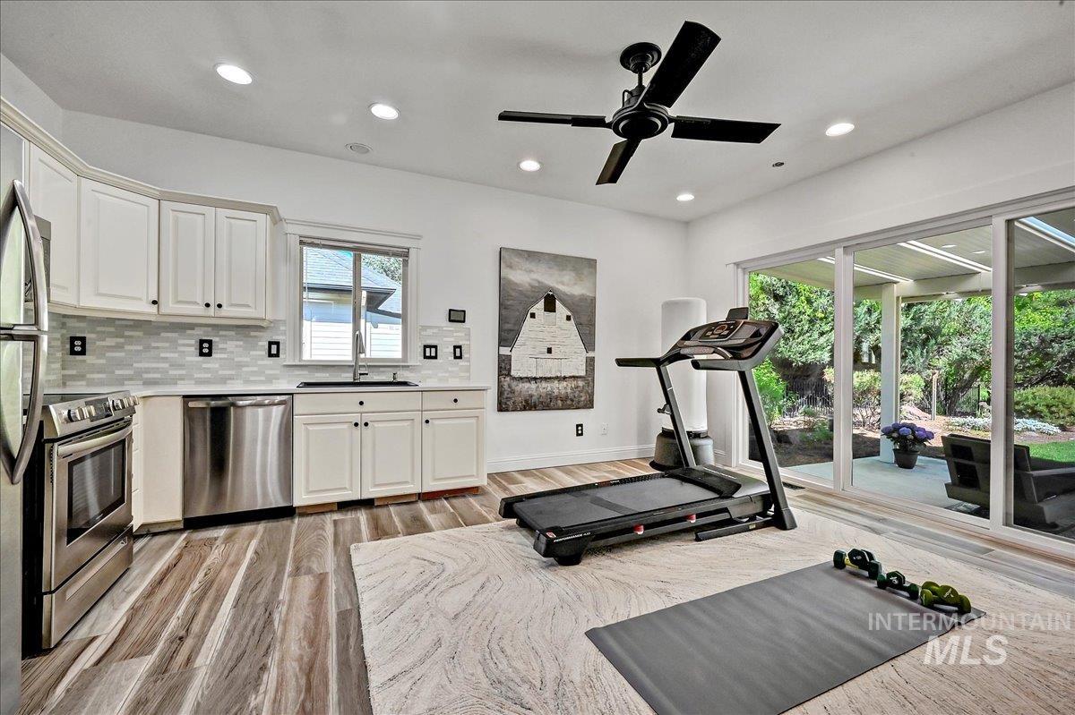 178 Cottonwood Ct, Eagle, Idaho 83616, 3 Bedrooms, 3.5 Bathrooms, Residential For Sale, Price $1,099,900, 98945829