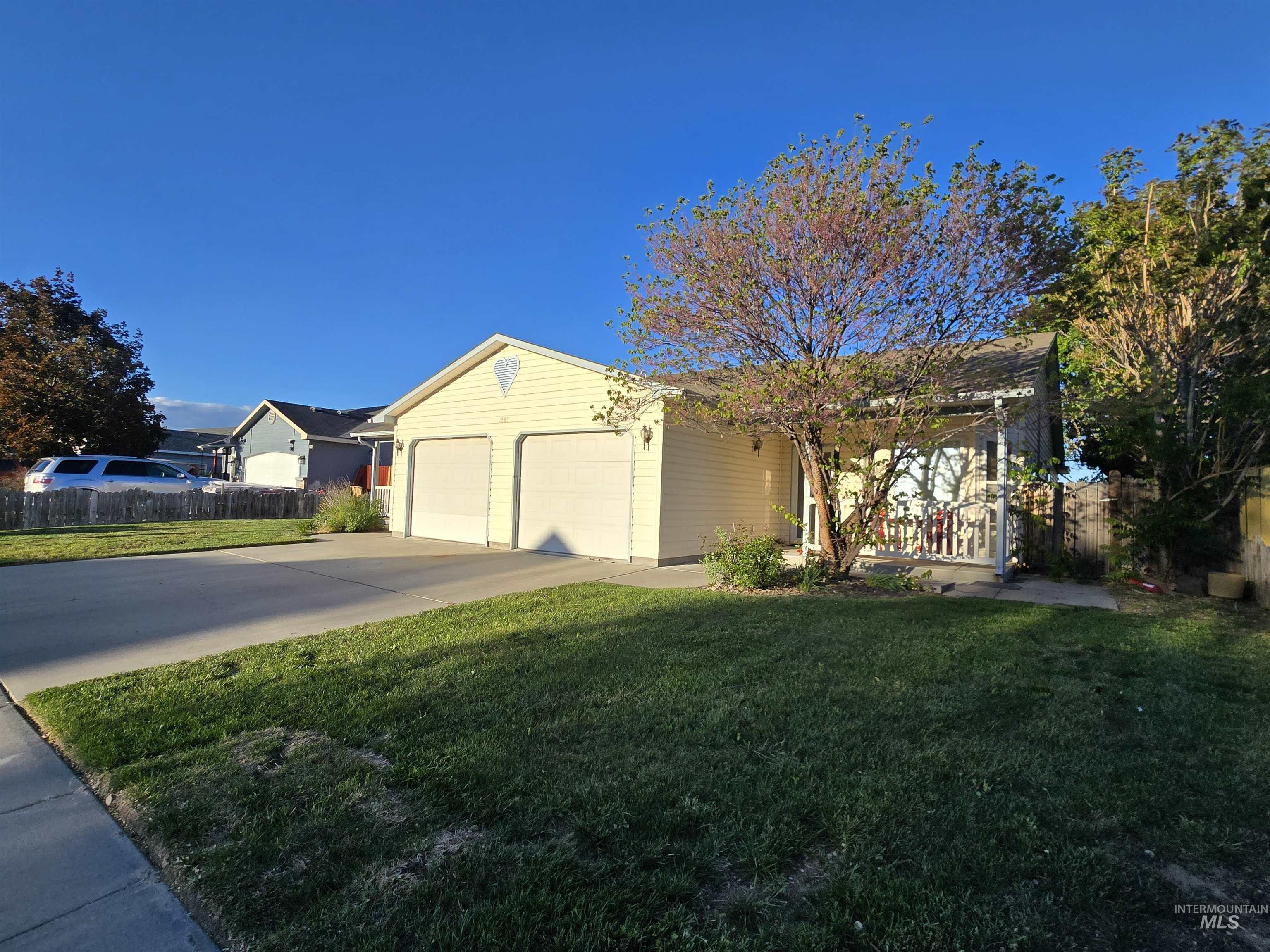 1680 Pennington Dr., Ontario, Oregon 97914, 4 Bedrooms, 2 Bathrooms, Residential For Sale, Price $344,500, 98945830
