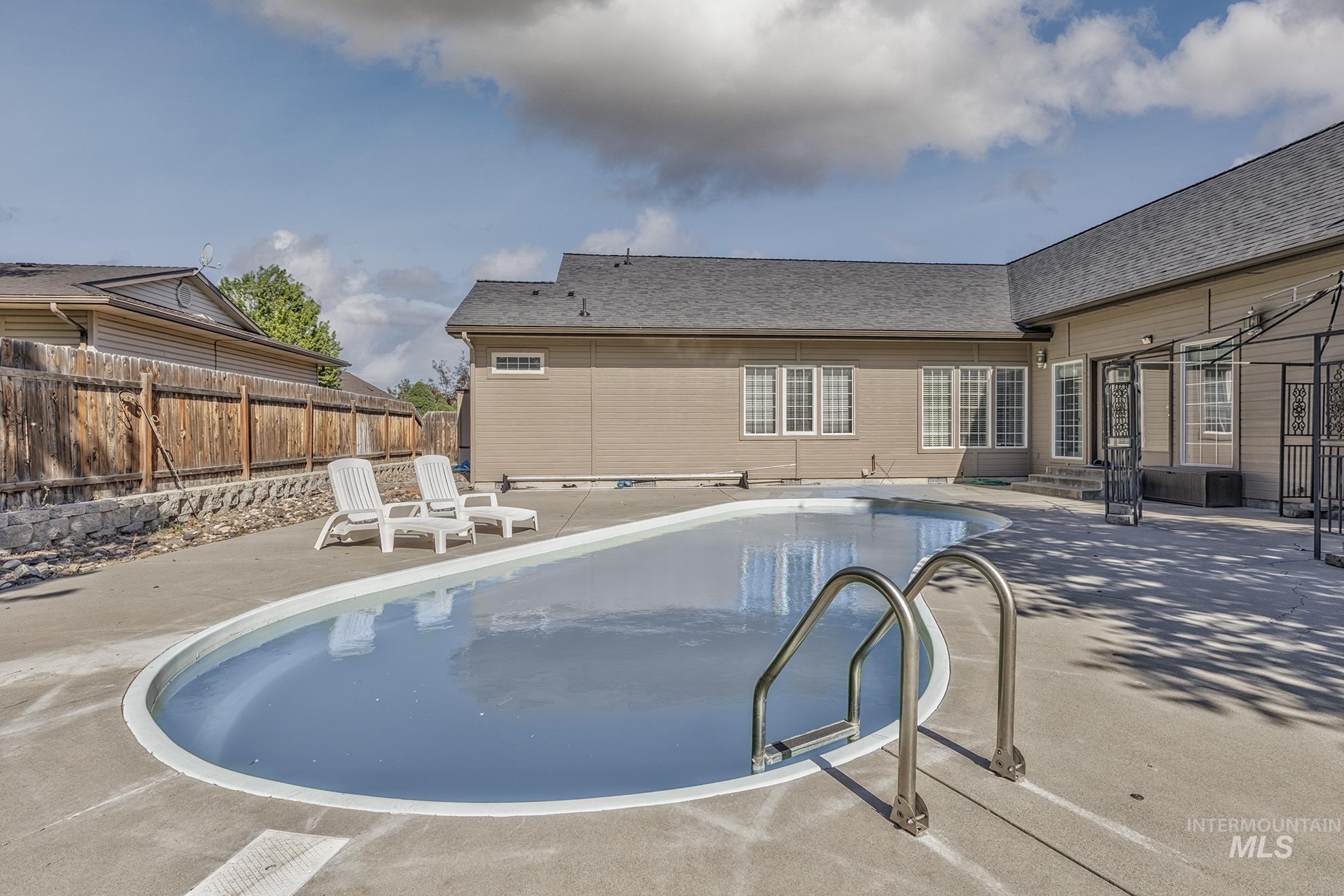 49 NW 19th St, Ontario, Oregon 97914, 4 Bedrooms, 3 Bathrooms, Residential For Sale, Price $485,000, 98945884