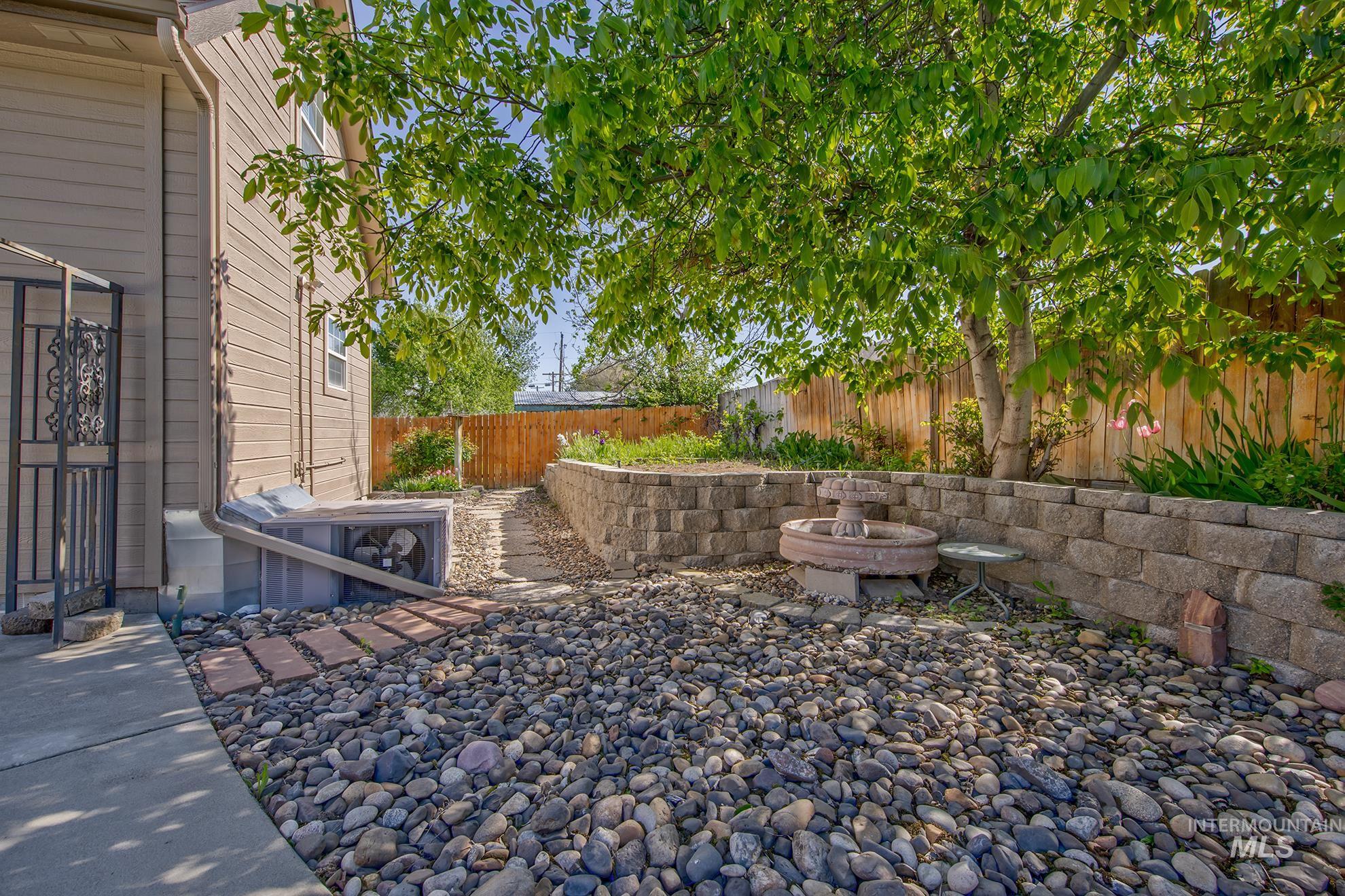 49 NW 19th St, Ontario, Oregon 97914, 4 Bedrooms, 3 Bathrooms, Residential For Sale, Price $485,000, 98945884