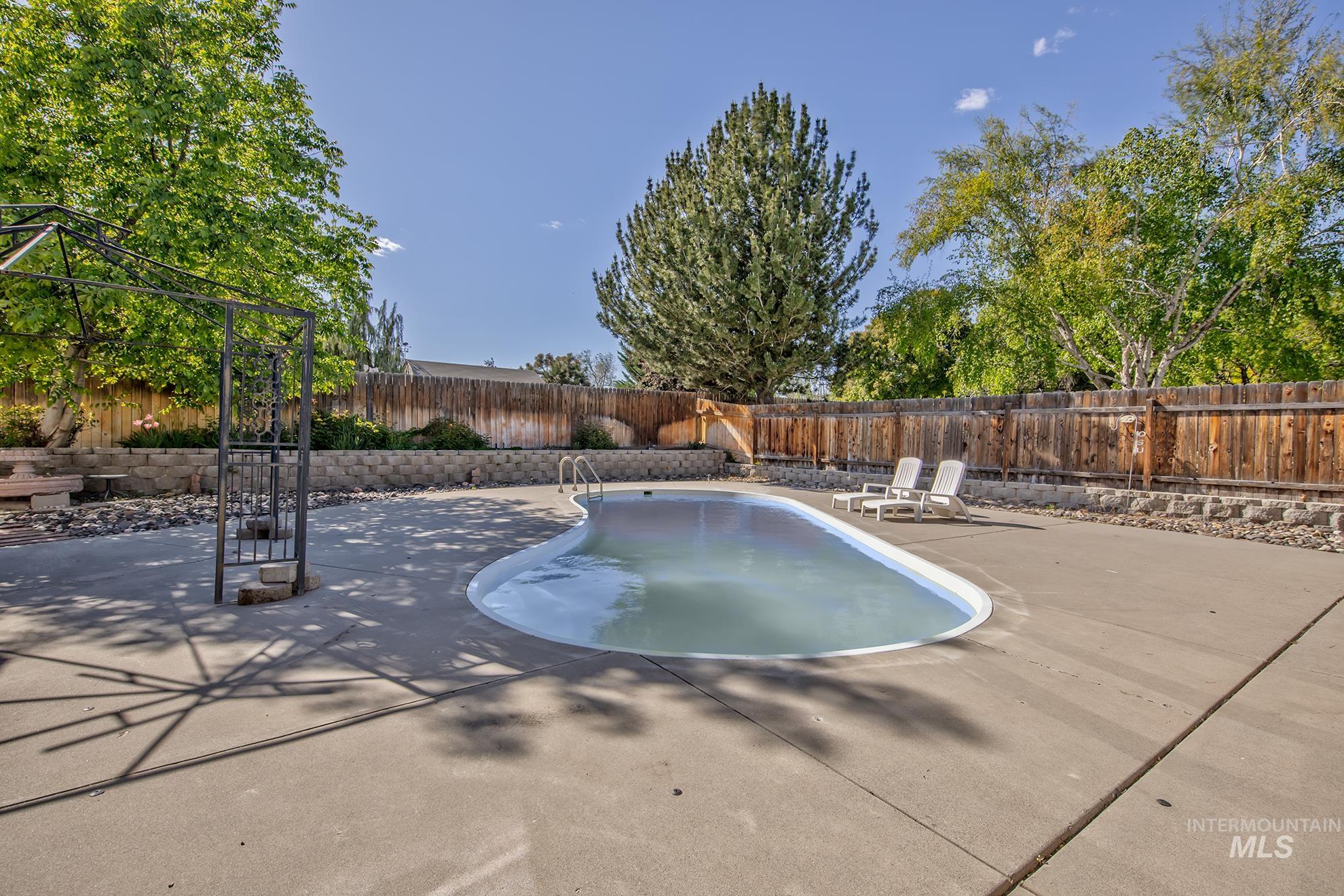 49 NW 19th St, Ontario, Oregon 97914, 4 Bedrooms, 3 Bathrooms, Residential For Sale, Price $485,000, 98945884
