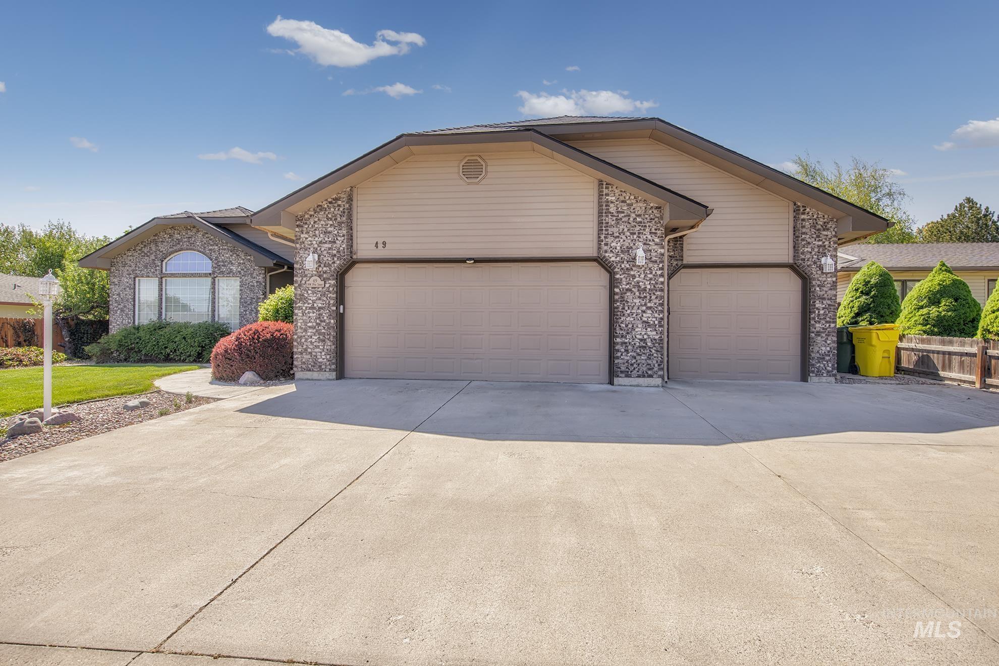 49 NW 19th St, Ontario, Oregon 97914, 4 Bedrooms, 3 Bathrooms, Residential For Sale, Price $485,000, 98945884