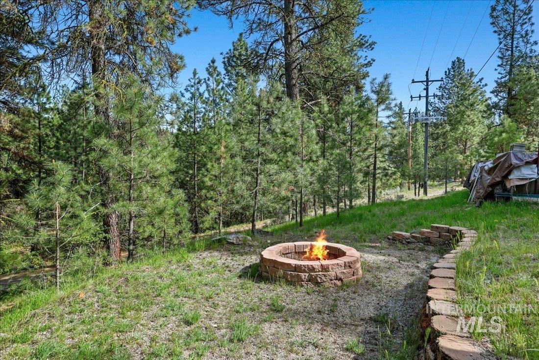 14 Melonie Lp, Cascade, Idaho 83611, 3 Bedrooms, 2 Bathrooms, Residential For Sale, Price $550,000, 98945890
