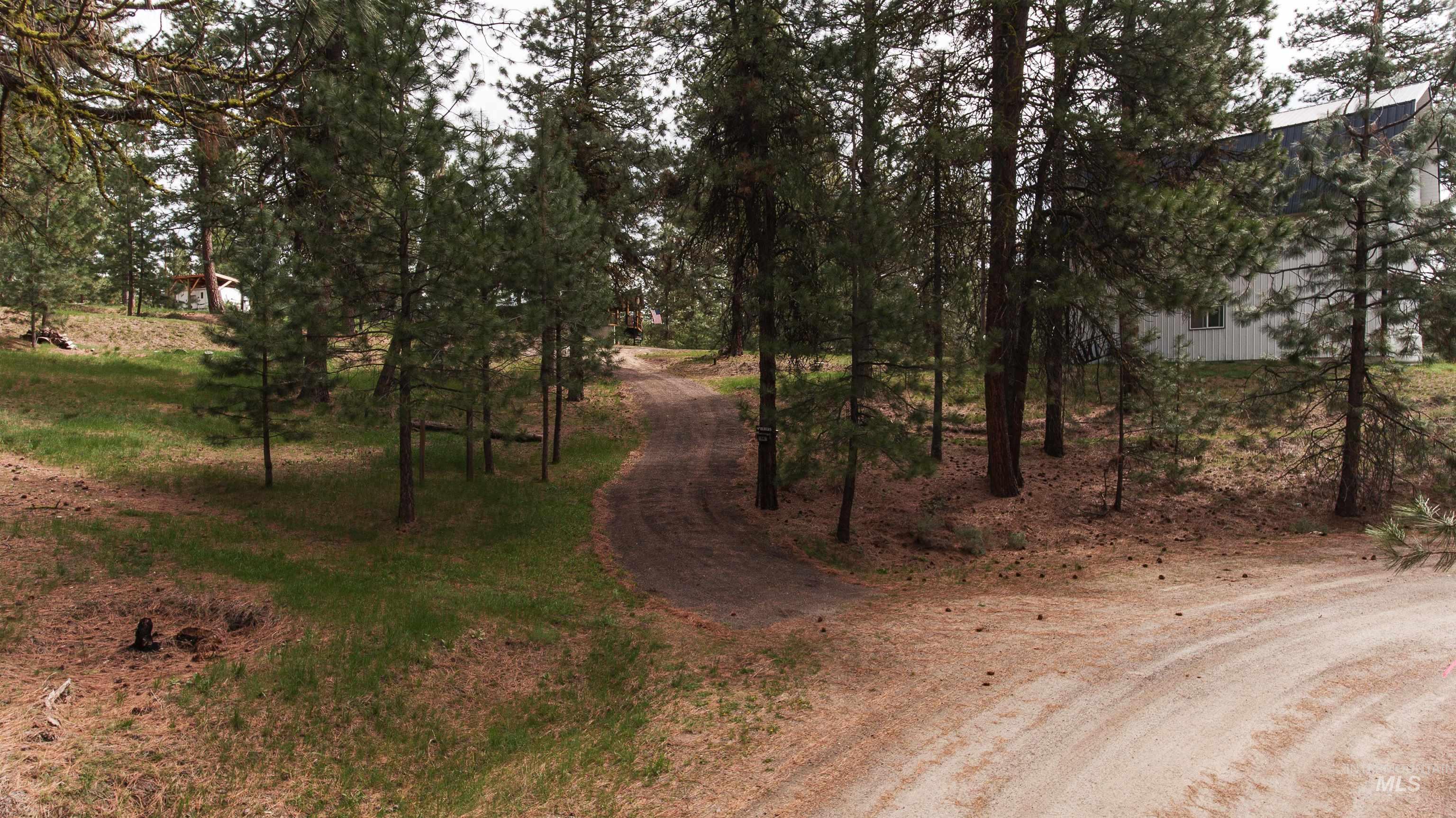 14 Melonie Lp, Cascade, Idaho 83611, 3 Bedrooms, 2 Bathrooms, Residential For Sale, Price $550,000, 98945890