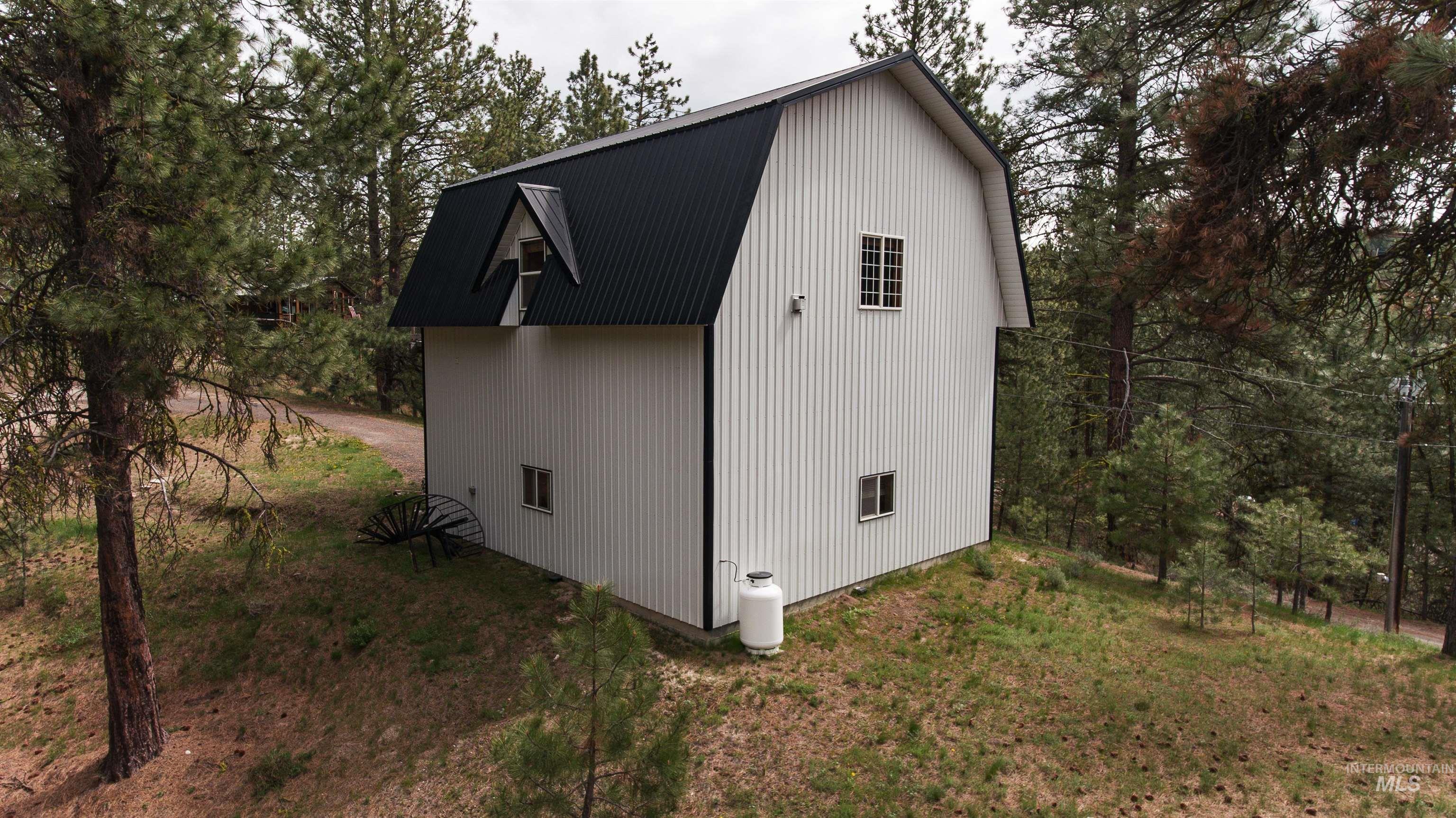14 Melonie Lp, Cascade, Idaho 83611, 3 Bedrooms, 2 Bathrooms, Residential For Sale, Price $550,000, 98945890