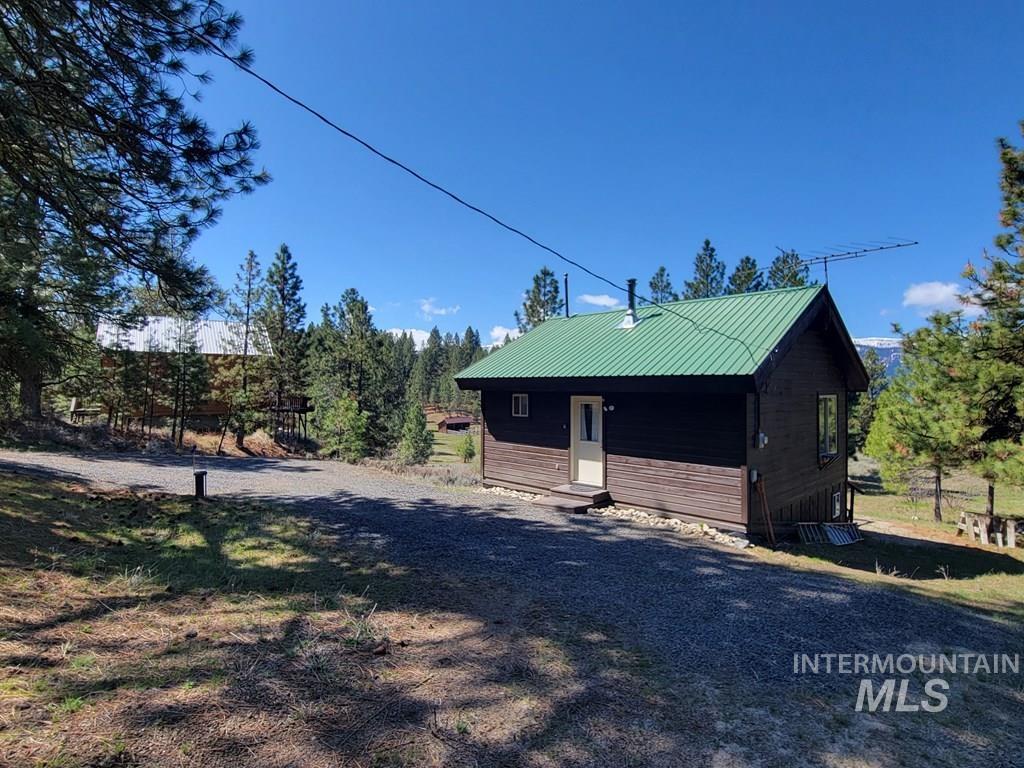32 Mountain Air Dr, Cascade, Idaho 83611, 1 Bedroom, 1.5 Bathrooms, Residential For Sale, Price $349,499, 98945896