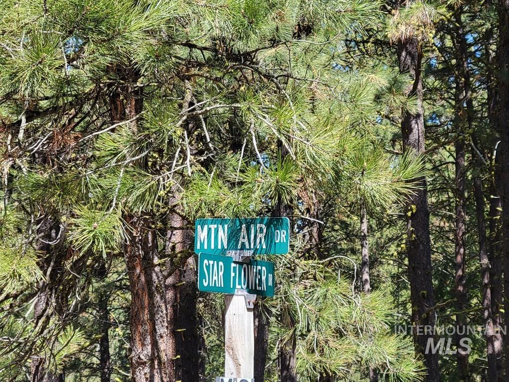 32 Mountain Air Dr, Cascade, Idaho 83611, 1 Bedroom, 1.5 Bathrooms, Residential For Sale, Price $349,499, 98945896