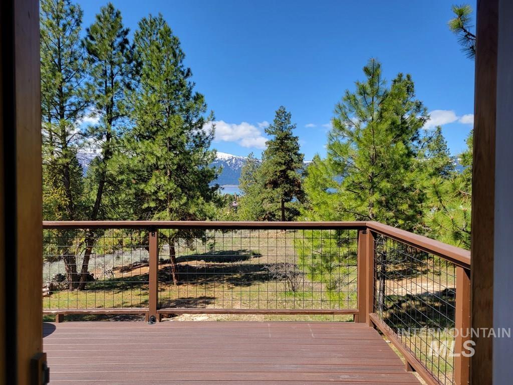 32 Mountain Air Dr, Cascade, Idaho 83611, 1 Bedroom, 1.5 Bathrooms, Residential For Sale, Price $349,499, 98945896