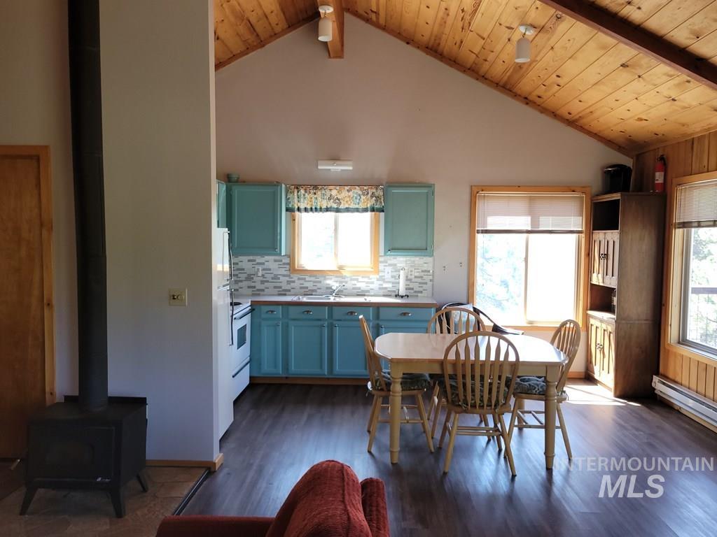 32 Mountain Air Dr, Cascade, Idaho 83611, 1 Bedroom, 1.5 Bathrooms, Residential For Sale, Price $349,499, 98945896