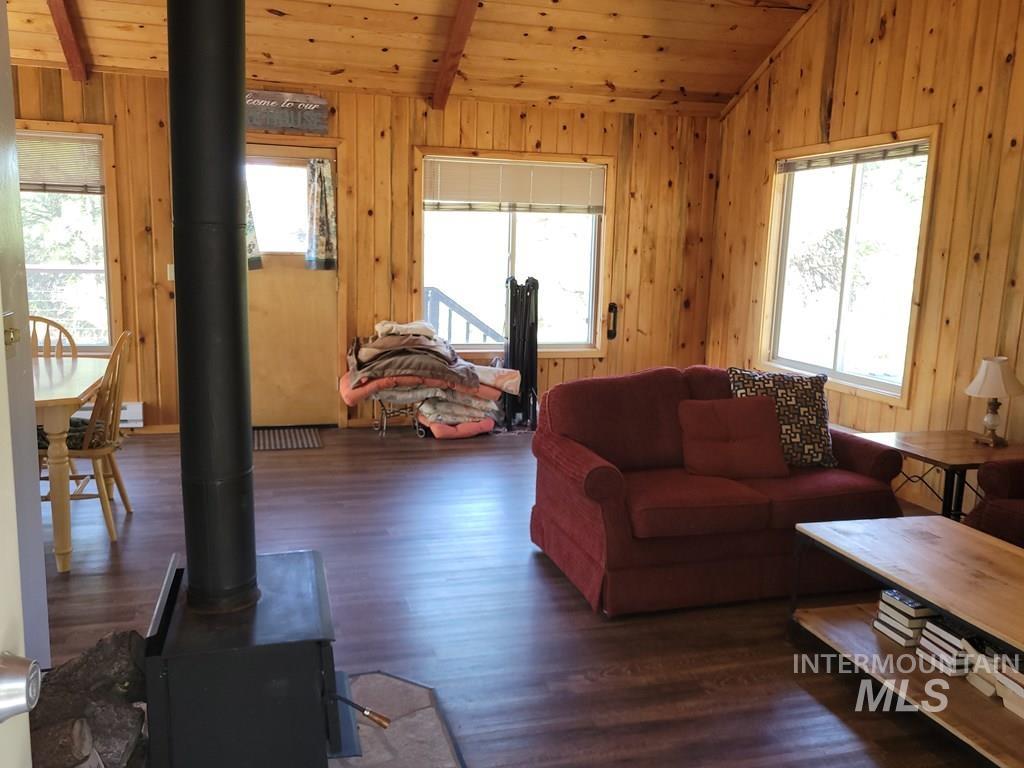 32 Mountain Air Dr, Cascade, Idaho 83611, 1 Bedroom, 1.5 Bathrooms, Residential For Sale, Price $349,499, 98945896