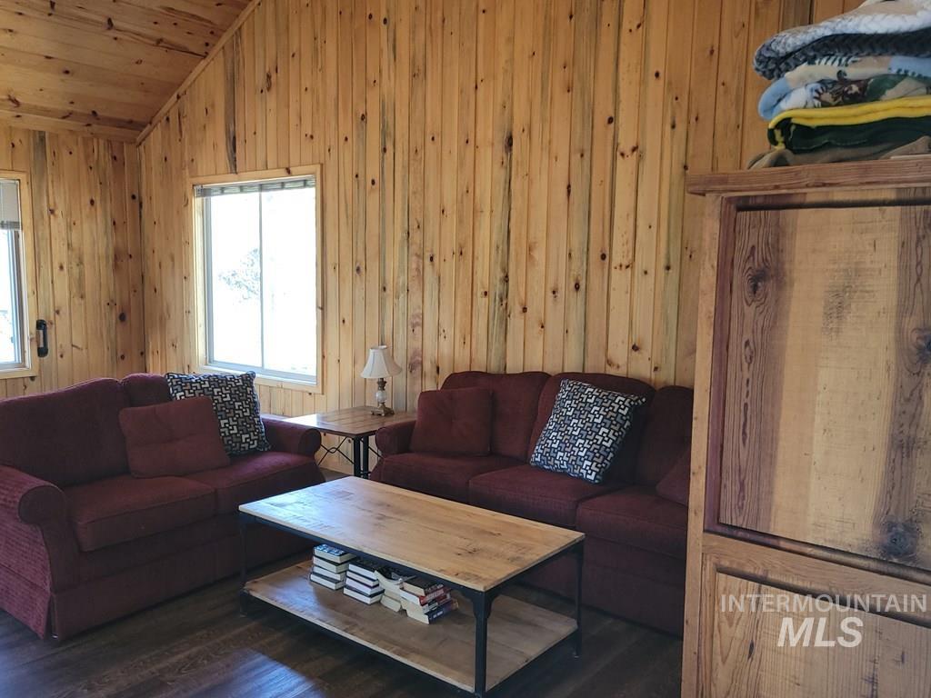 32 Mountain Air Dr, Cascade, Idaho 83611, 1 Bedroom, 1.5 Bathrooms, Residential For Sale, Price $349,499, 98945896