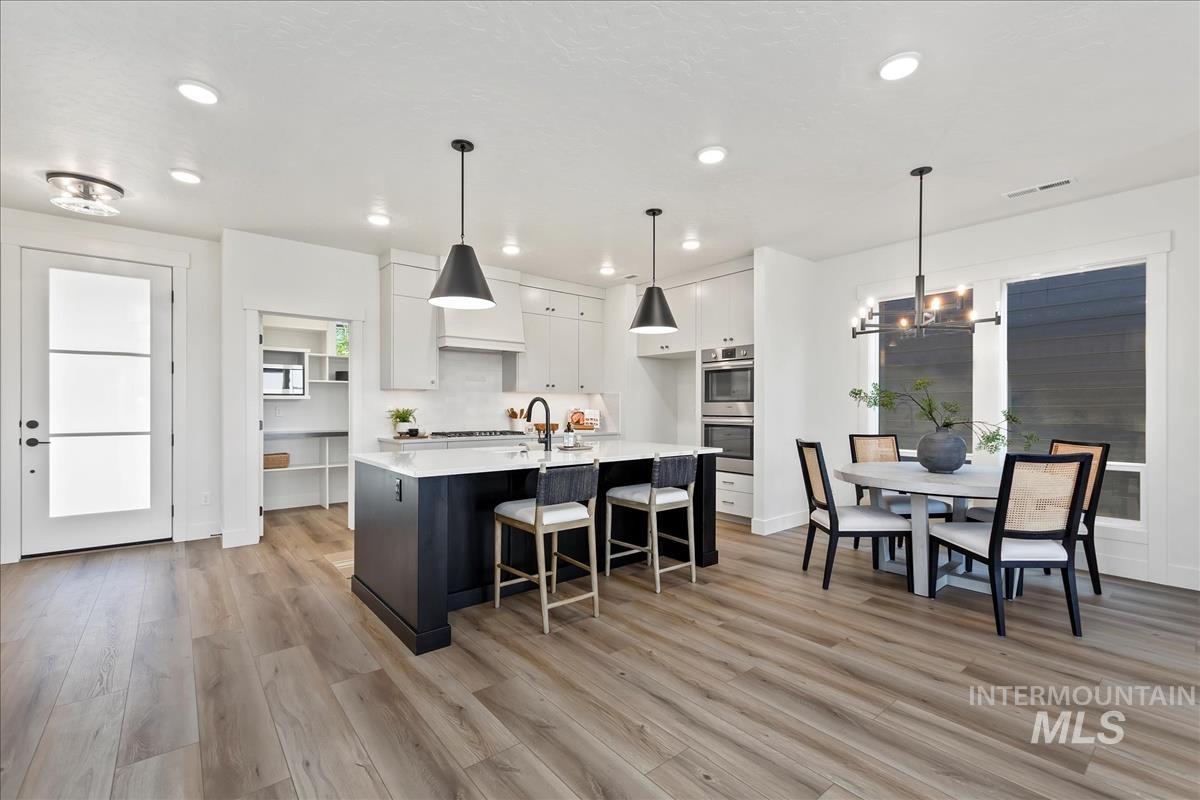 3527 E Warm Springs Ave, Boise, Idaho 83716, 3 Bedrooms, 2.5 Bathrooms, Residential For Sale, Price $894,900, 98945902