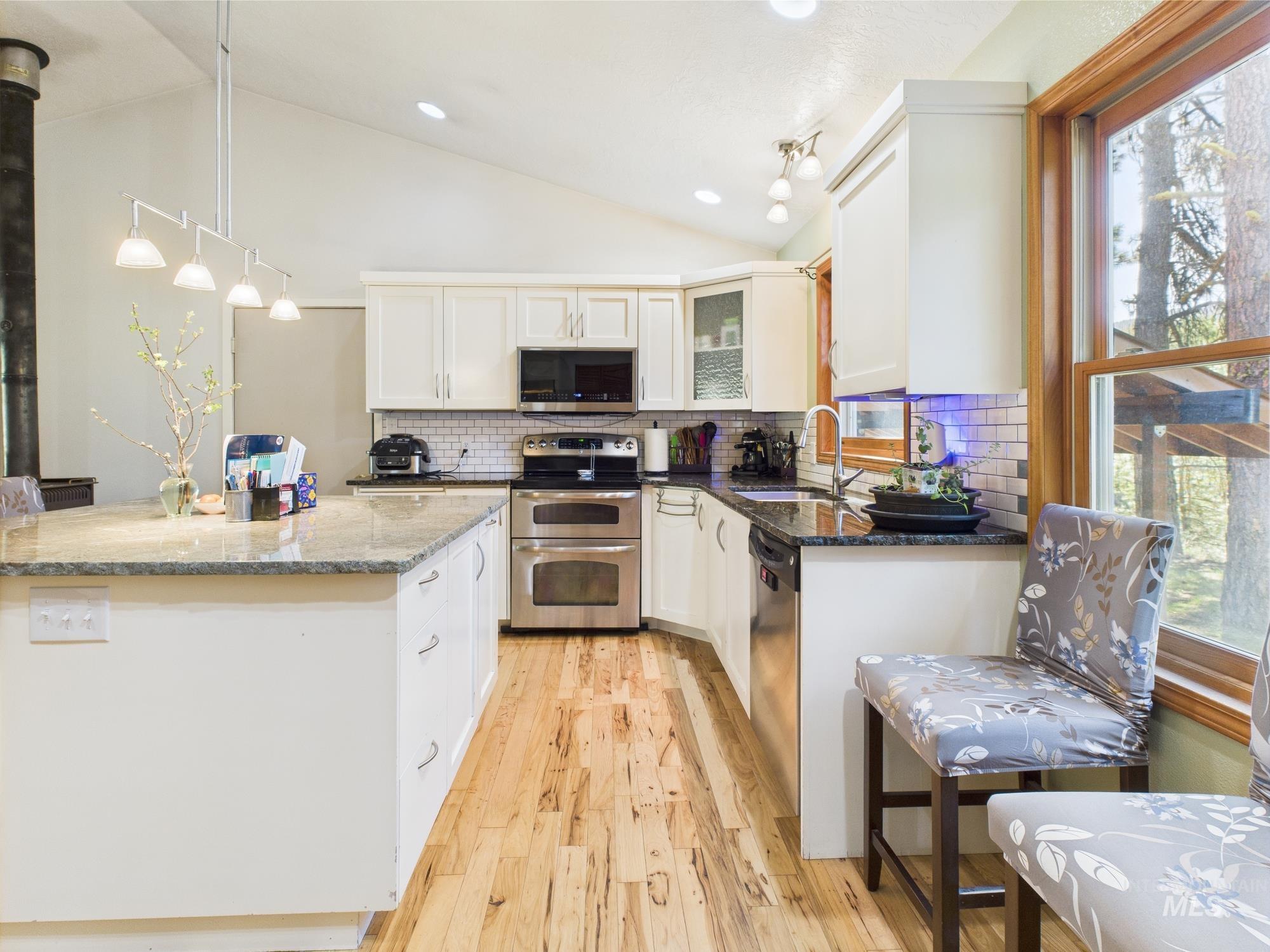9 POND OVERLOOK, Idaho City, Idaho 83631, 3 Bedrooms, 2 Bathrooms, Residential For Sale, Price $475,000, 98945928