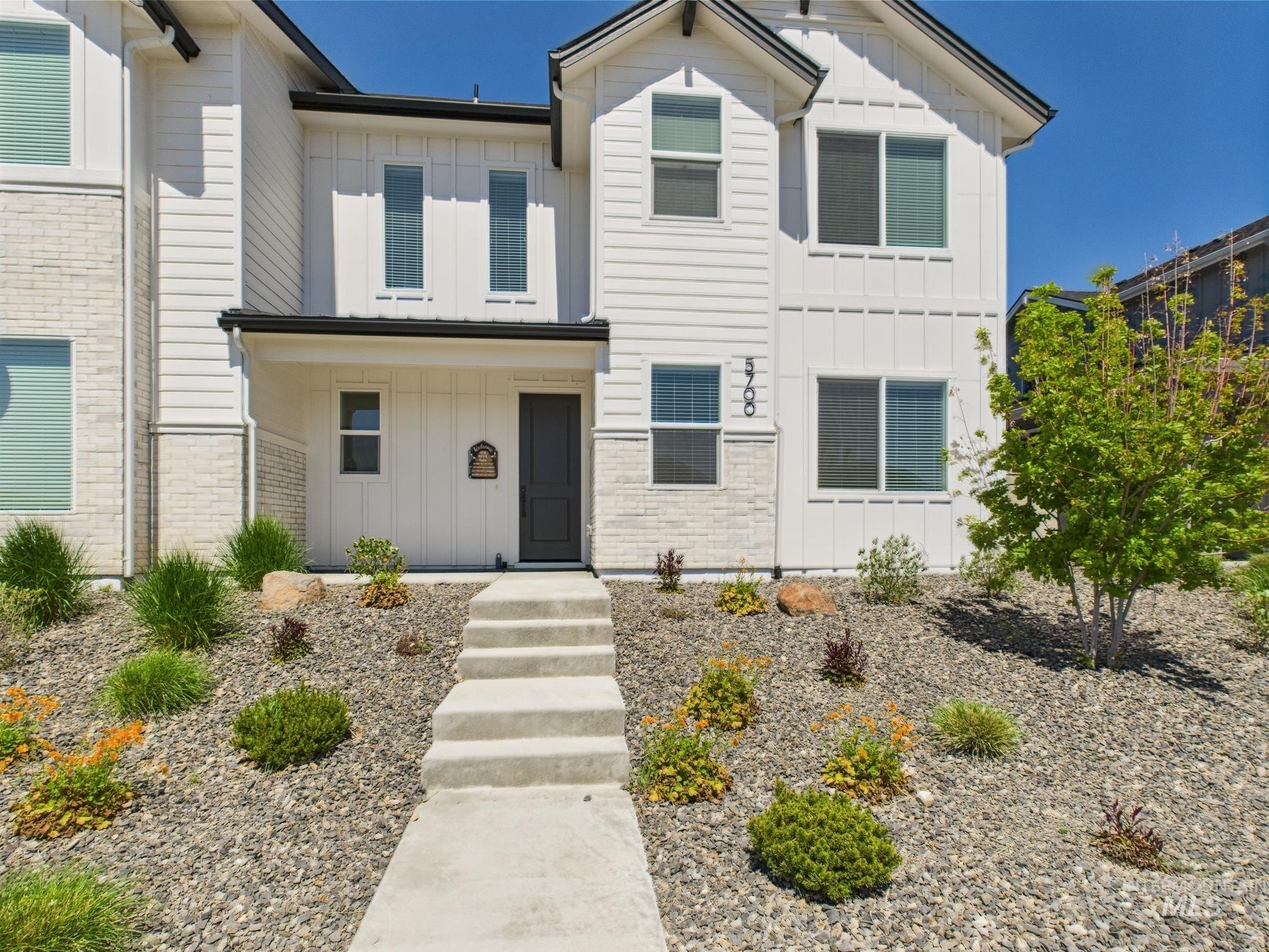 5700 W Elk Trail Street, Boise, Idaho 83714, 3 Bedrooms, 2.5 Bathrooms, Residential For Sale, Price $489,000, 98945931