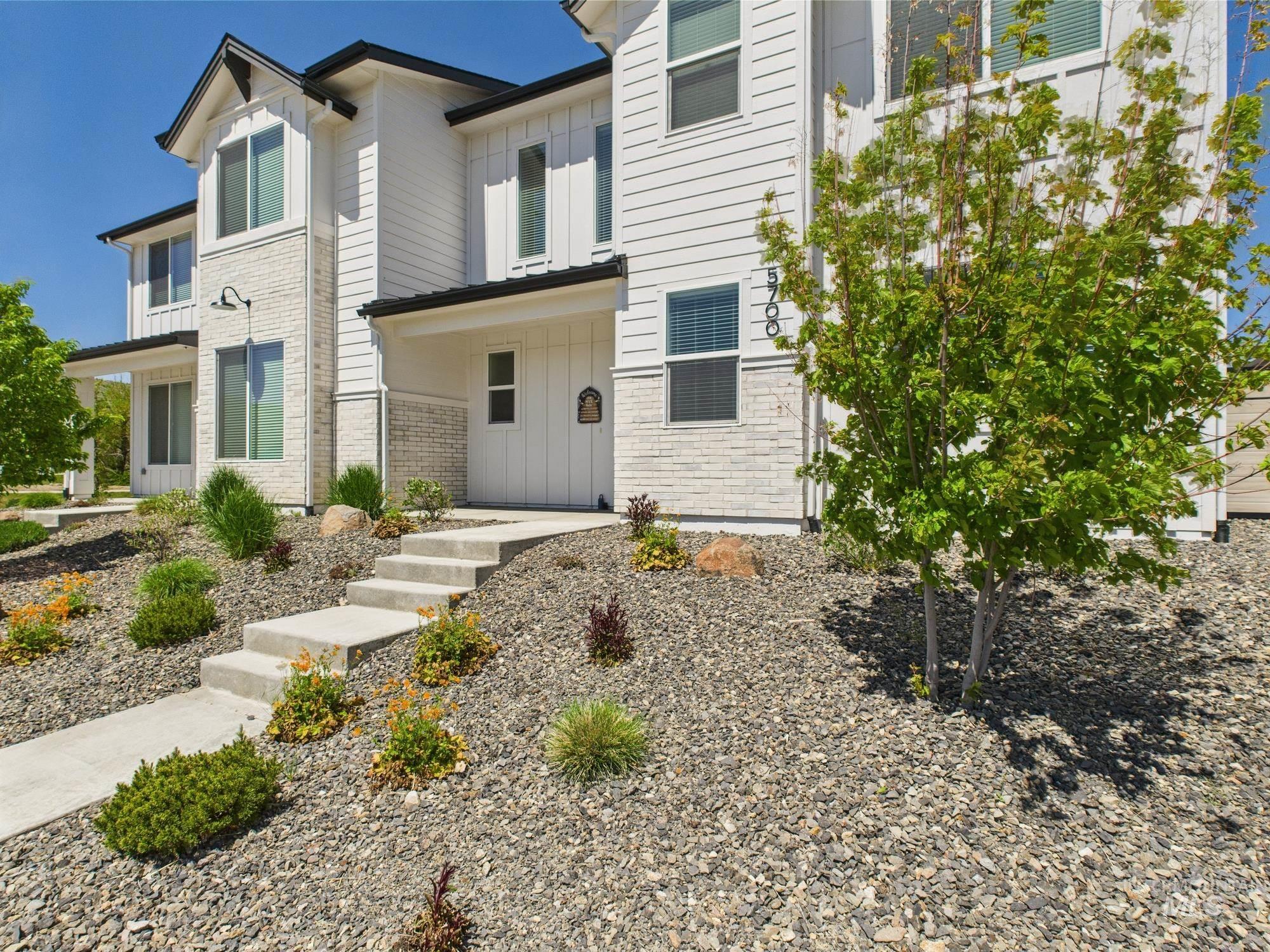 5700 W Elk Trail Street, Boise, Idaho 83714, 3 Bedrooms, 2.5 Bathrooms, Residential For Sale, Price $489,000, 98945931