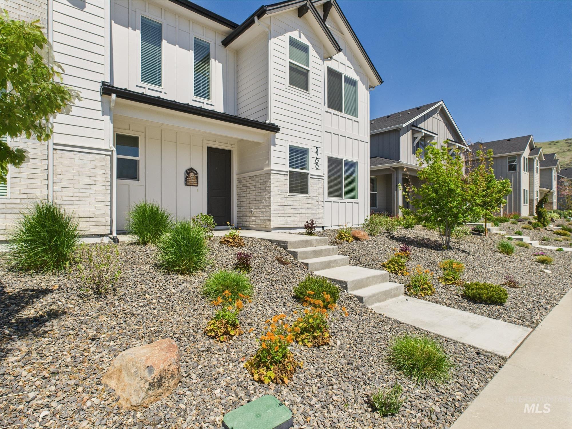 5700 W Elk Trail Street, Boise, Idaho 83714, 3 Bedrooms, 2.5 Bathrooms, Residential For Sale, Price $489,000, 98945931