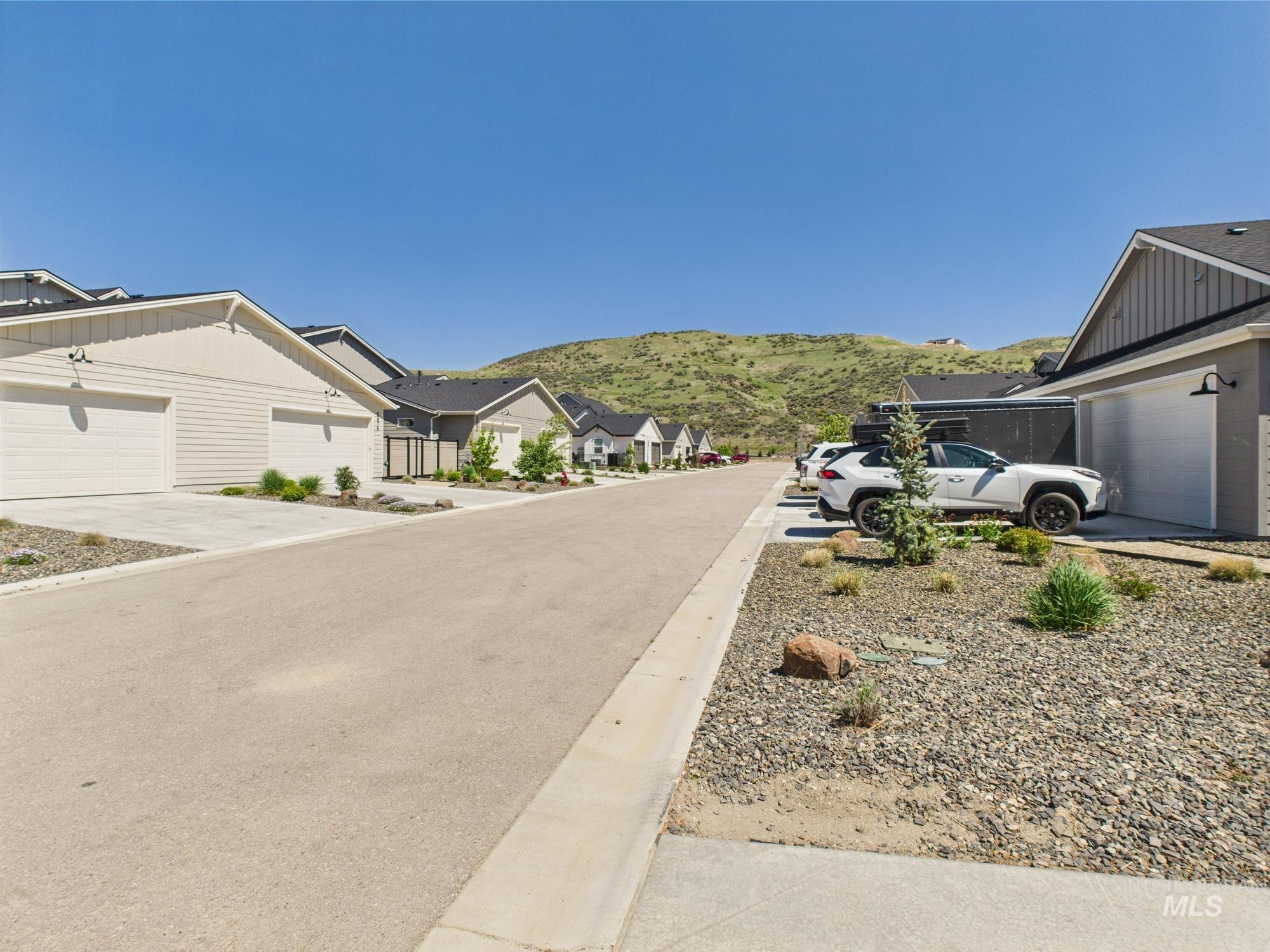 5700 W Elk Trail Street, Boise, Idaho 83714, 3 Bedrooms, 2.5 Bathrooms, Residential For Sale, Price $489,000, 98945931