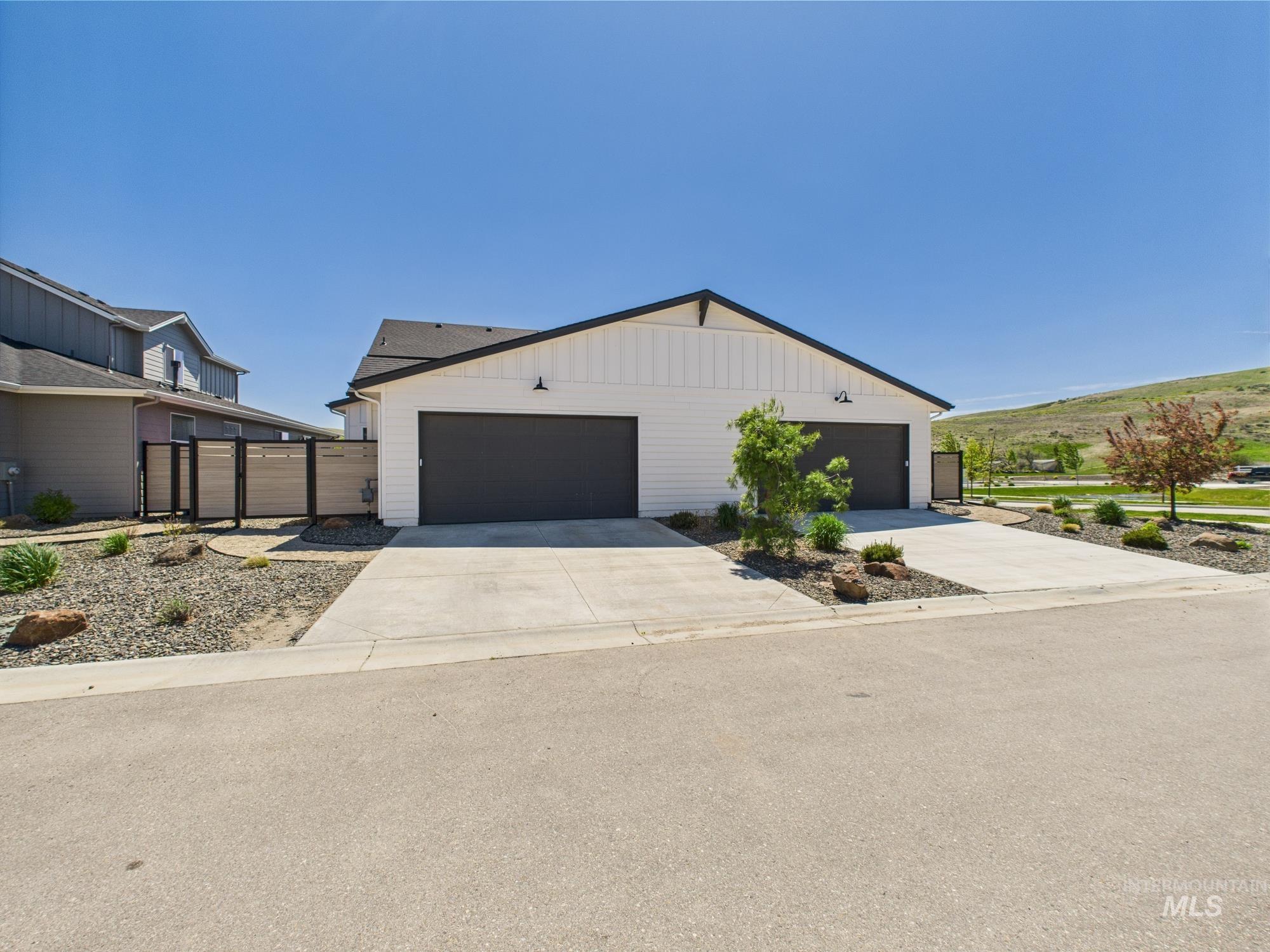 5700 W Elk Trail Street, Boise, Idaho 83714, 3 Bedrooms, 2.5 Bathrooms, Residential For Sale, Price $489,000, 98945931