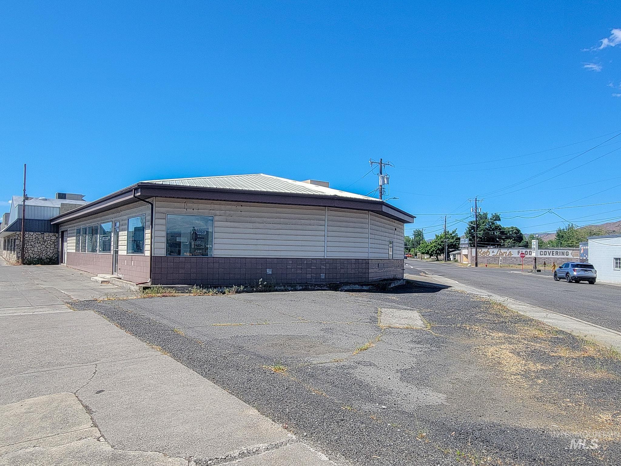 400 Diagonal, Clarkston, Washington 99403, Business/Commercial For Sale, Price $399,900, 98945990