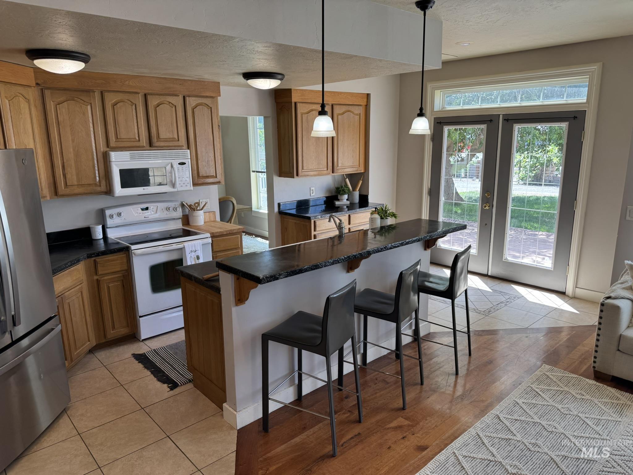 140 W Valley Road, Hagerman, Idaho 83332, 5 Bedrooms, 2.5 Bathrooms, Residential For Sale, Price $425,000, 98946037