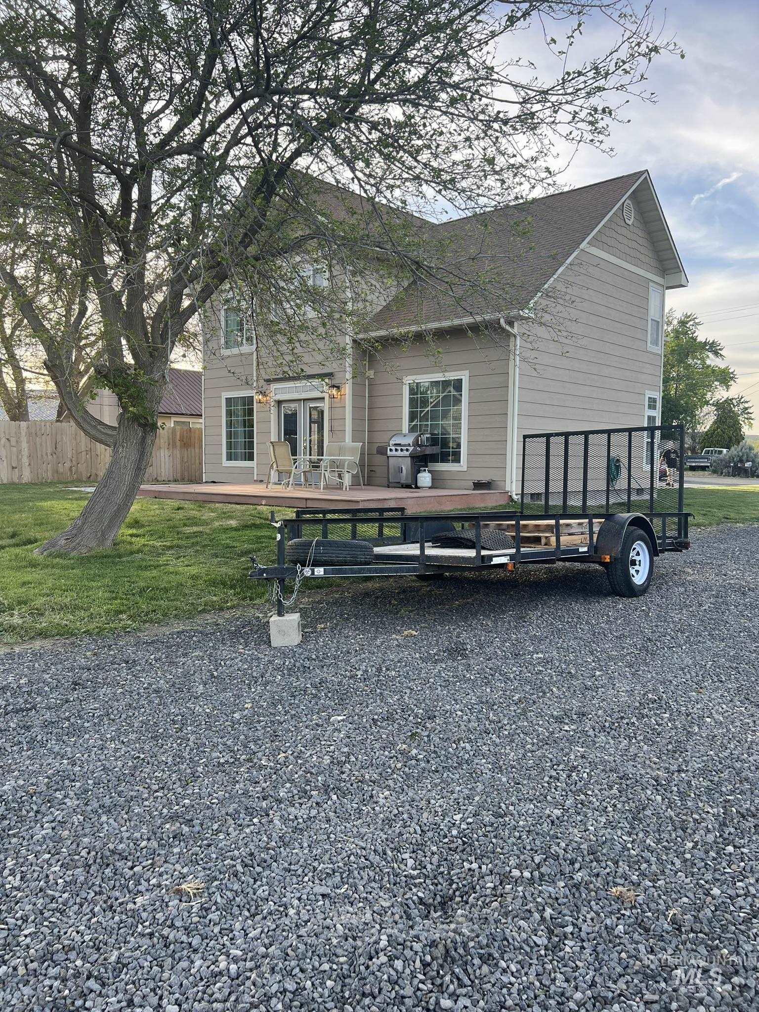140 W Valley Road, Hagerman, Idaho 83332, 5 Bedrooms, 2.5 Bathrooms, Residential For Sale, Price $425,000, 98946037