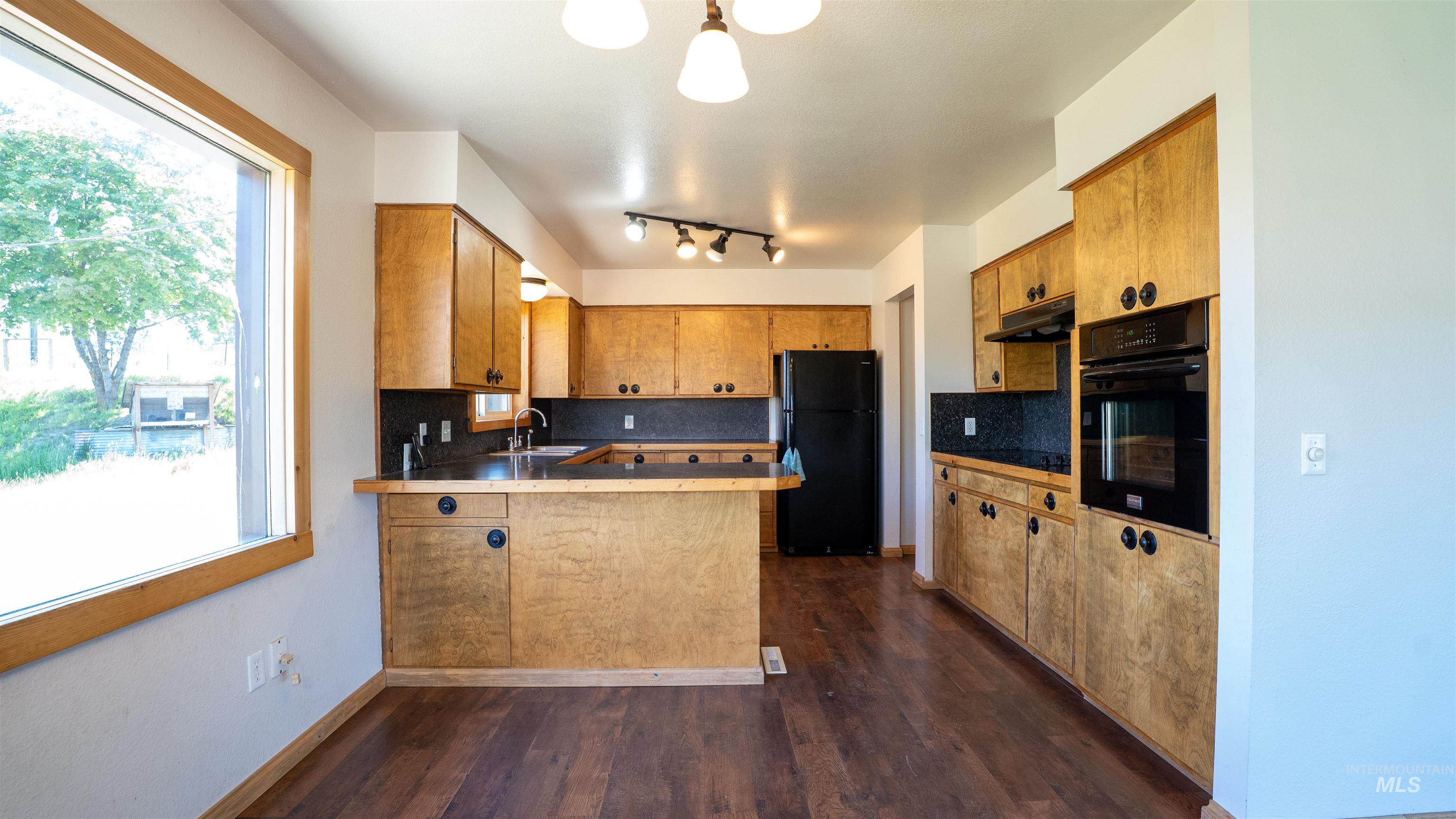 33818 North Rd, Kendrick, Idaho 83537, 5 Bedrooms, 2 Bathrooms, Residential For Sale, Price $445,000, 98946048