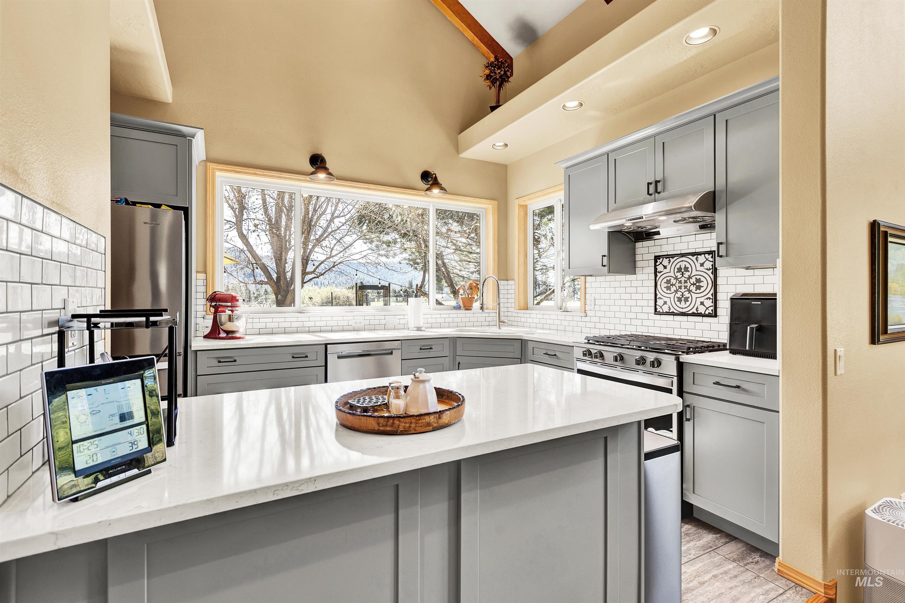 15 Skyline Lane, Garden Valley, Idaho 83622, 3 Bedrooms, 3 Bathrooms, Residential For Sale, Price $995,000, 98946053
