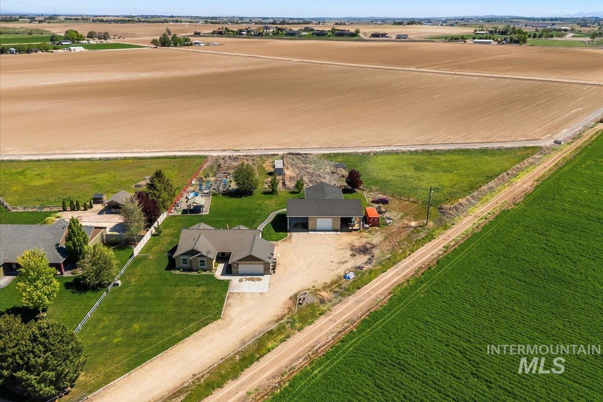 19250 Quarter Mile Ln, Caldwell, Idaho 83607-9002, 6 Bedrooms, 4 Bathrooms, Residential For Sale, Price $899,700, 98946100