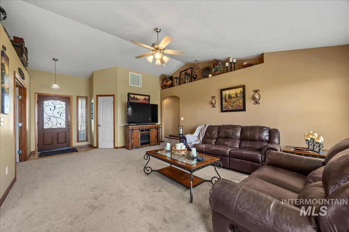 19250 Quarter Mile Ln, Caldwell, Idaho 83607-9002, 6 Bedrooms, 4 Bathrooms, Residential For Sale, Price $899,700, 98946100