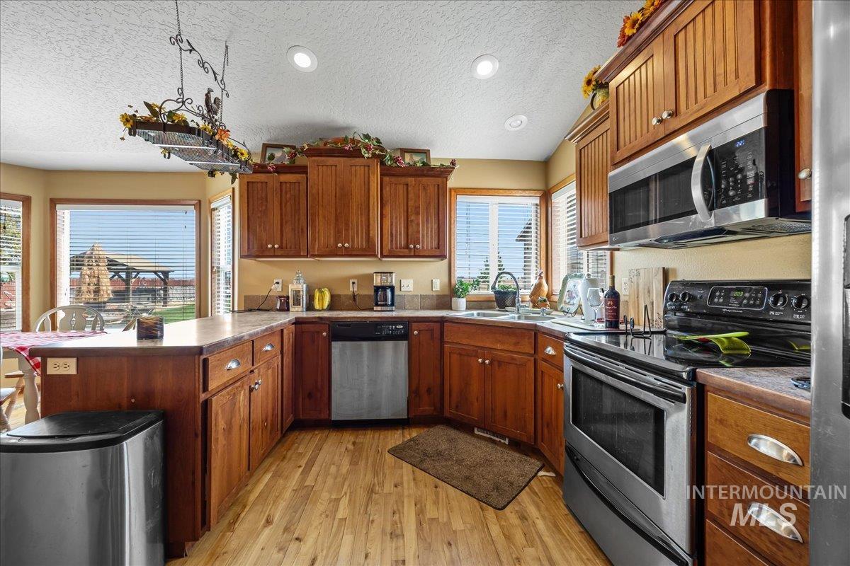 19250 Quarter Mile Ln, Caldwell, Idaho 83607-9002, 6 Bedrooms, 4 Bathrooms, Residential For Sale, Price $899,700, 98946100