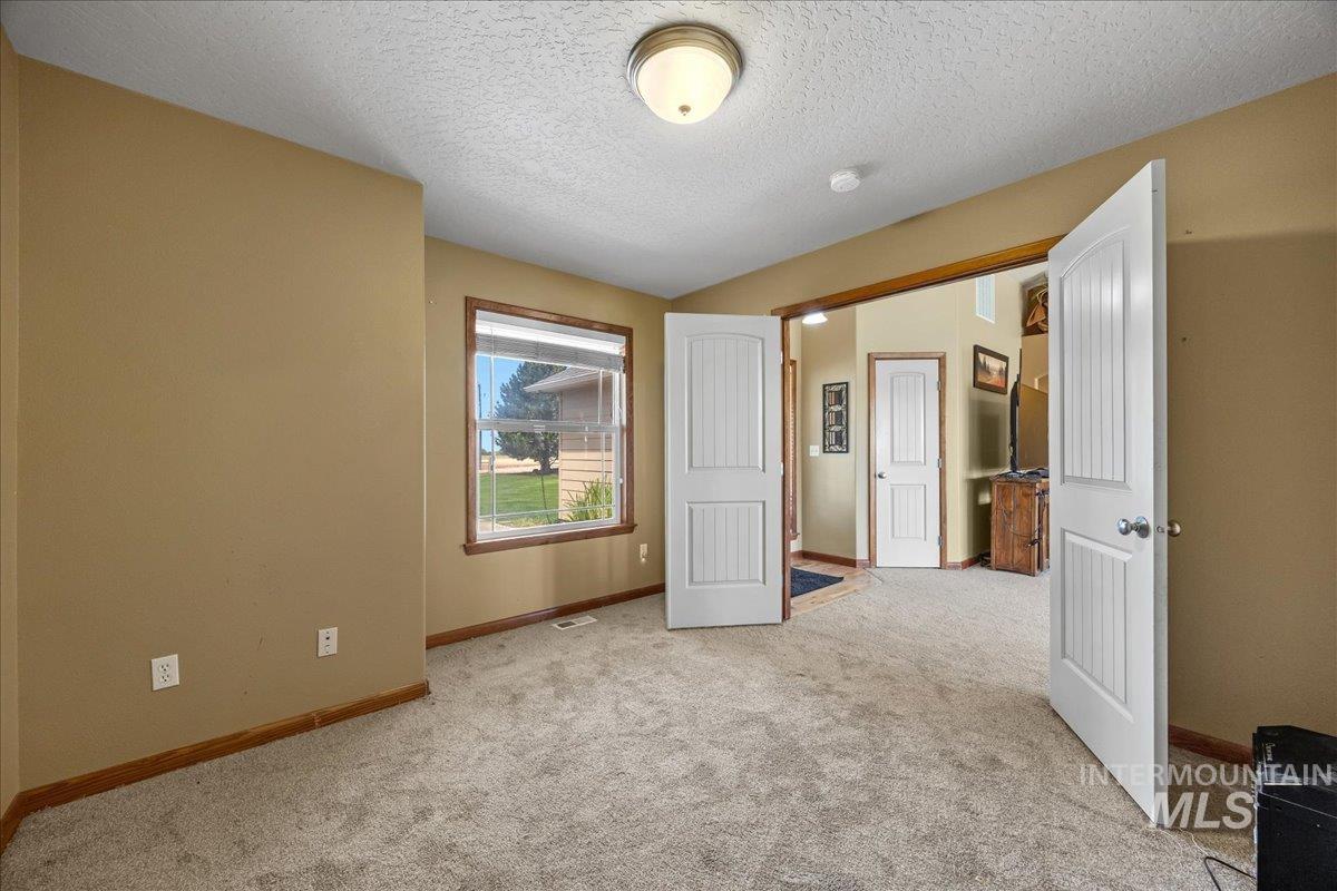 19250 Quarter Mile Ln, Caldwell, Idaho 83607-9002, 6 Bedrooms, 4 Bathrooms, Residential For Sale, Price $899,700, 98946100