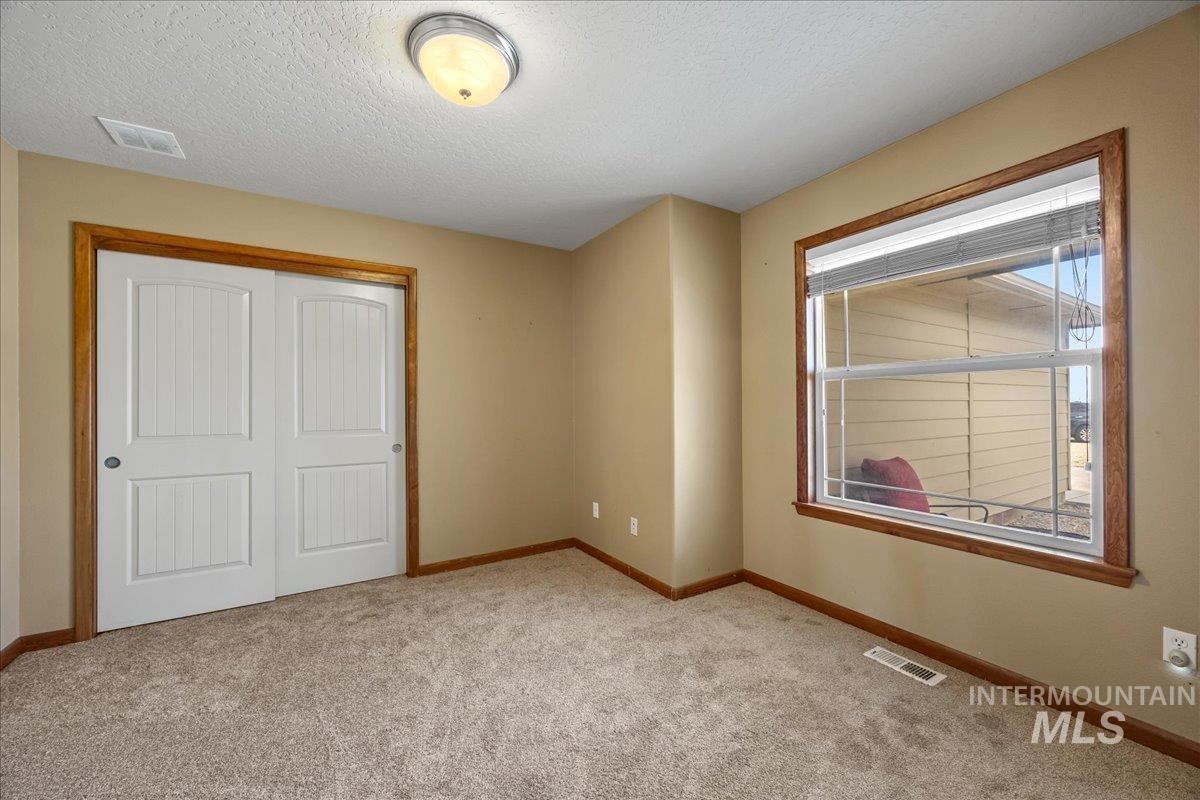 19250 Quarter Mile Ln, Caldwell, Idaho 83607-9002, 6 Bedrooms, 4 Bathrooms, Residential For Sale, Price $899,700, 98946100