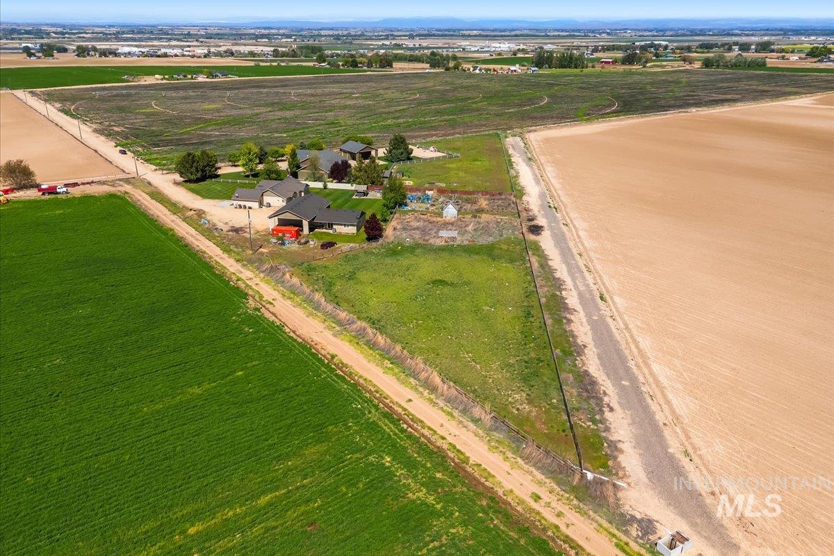 19250 Quarter Mile Ln, Caldwell, Idaho 83607-9002, 6 Bedrooms, 4 Bathrooms, Residential For Sale, Price $899,700, 98946100