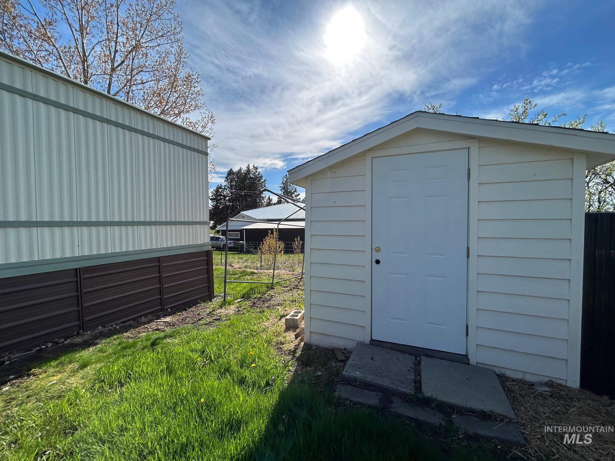 516 N 1st Avenue, Craigmont, Idaho 83523, 2 Bedrooms, 1 Bathroom, Residential For Sale, Price $135,000, 98946116