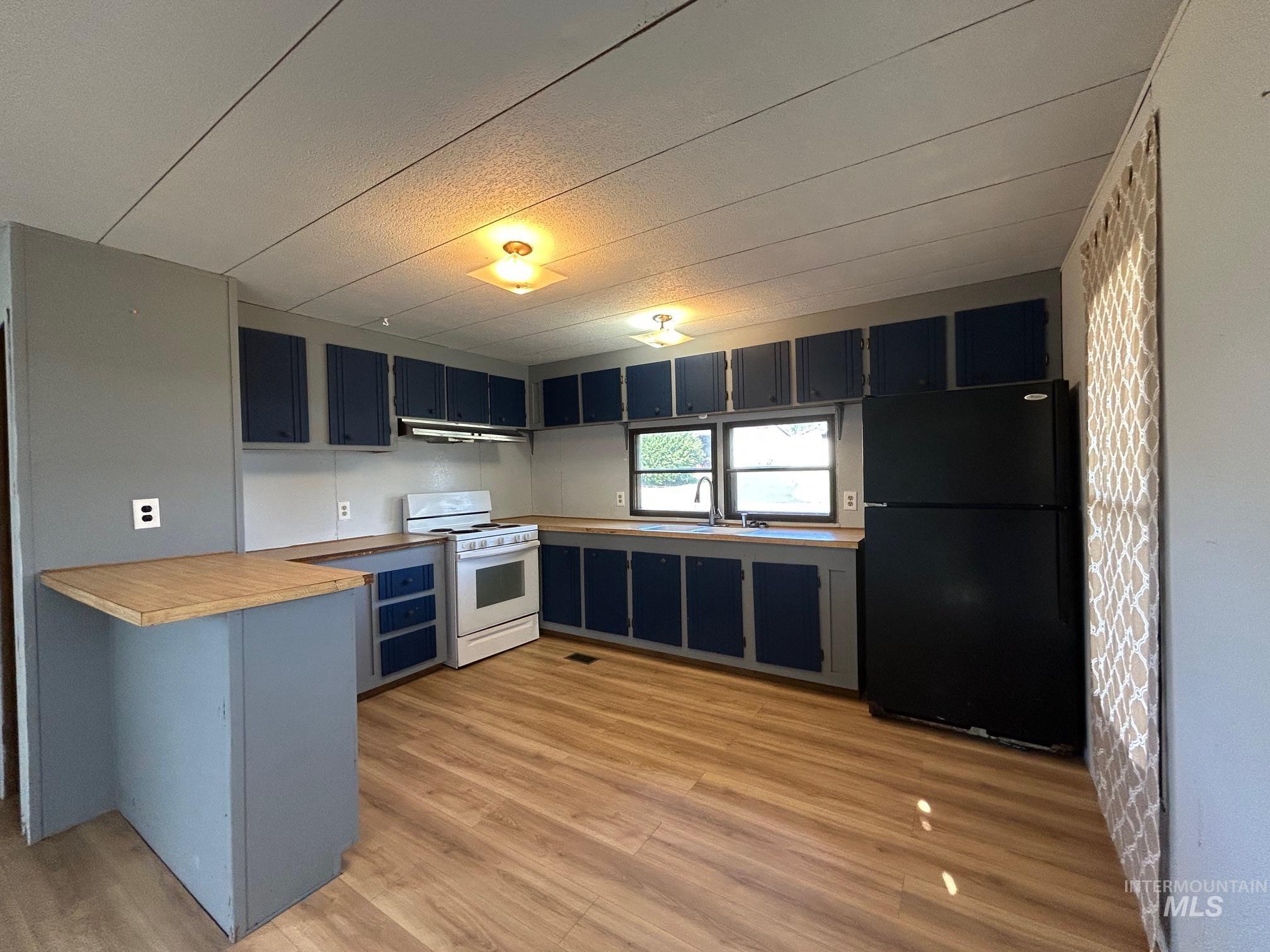 516 N 1st Avenue, Craigmont, Idaho 83523, 2 Bedrooms, 1 Bathroom, Residential For Sale, Price $135,000, 98946116