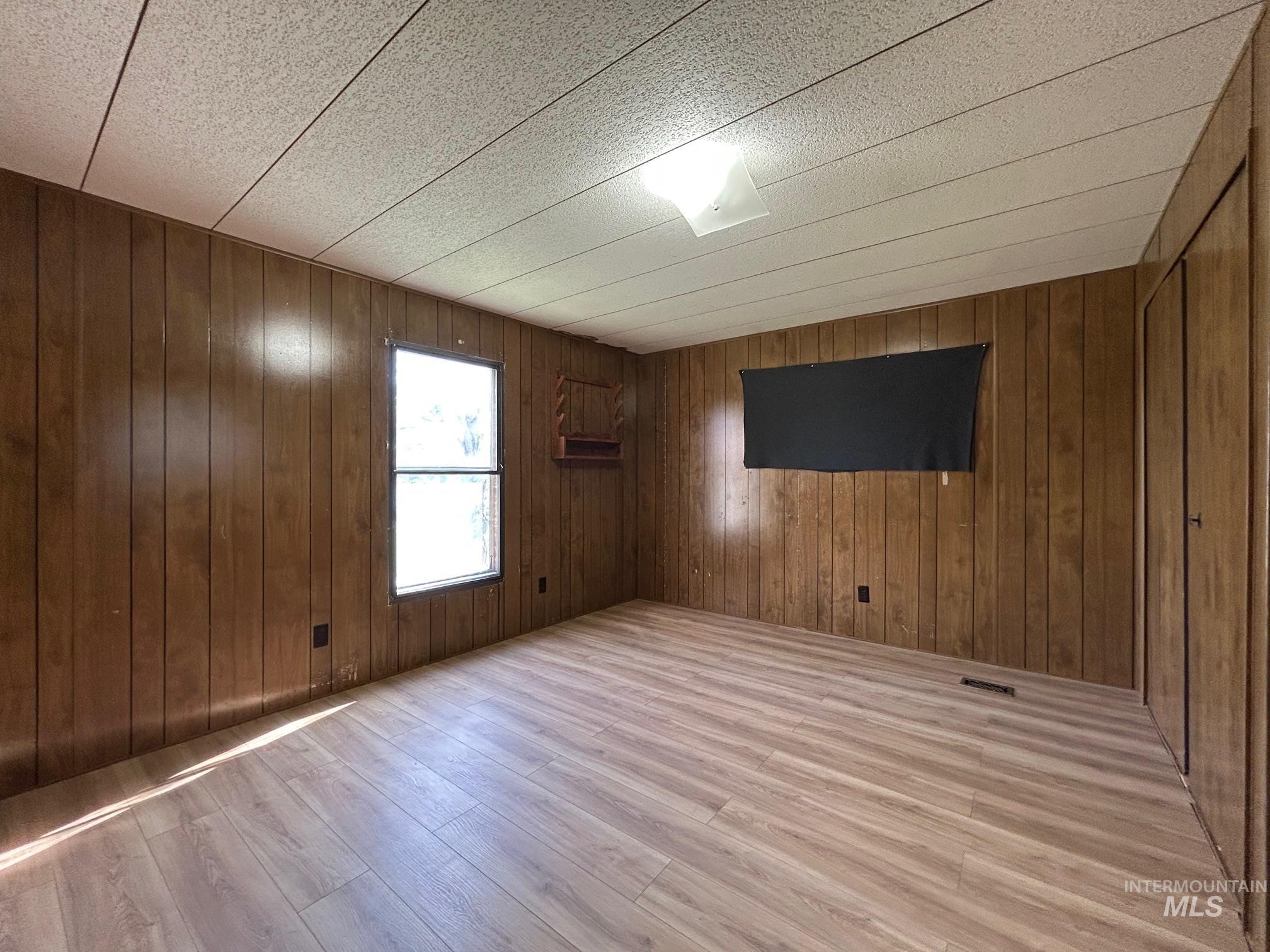 516 N 1st Avenue, Craigmont, Idaho 83523, 2 Bedrooms, 1 Bathroom, Residential For Sale, Price $135,000, 98946116