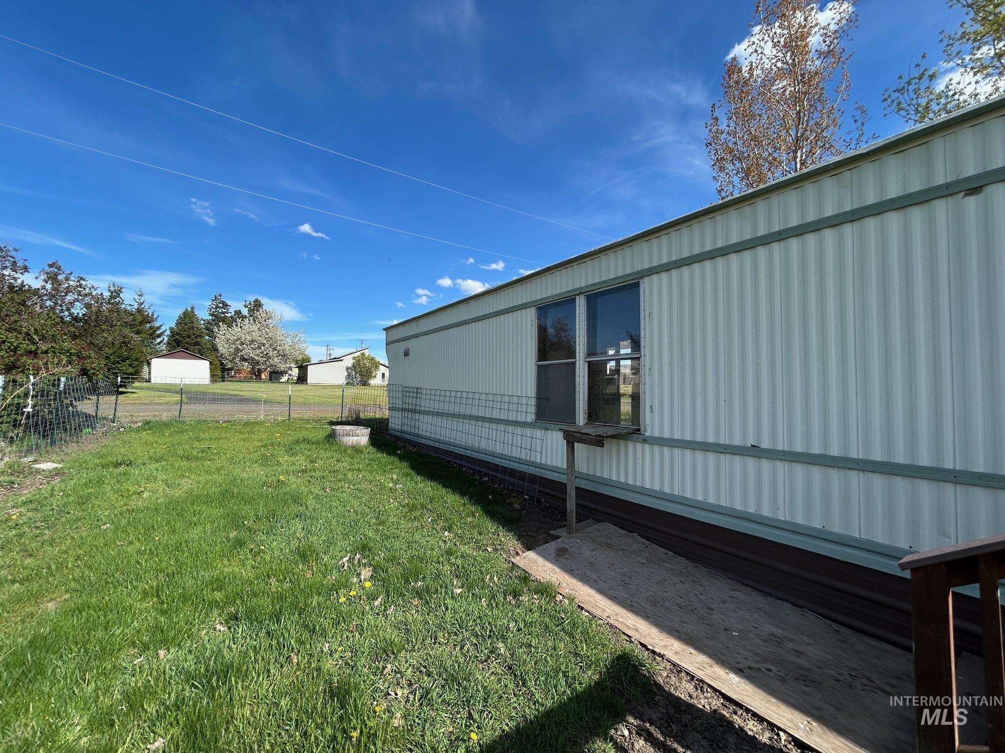 516 N 1st Avenue, Craigmont, Idaho 83523, 2 Bedrooms, 1 Bathroom, Residential For Sale, Price $135,000, 98946116