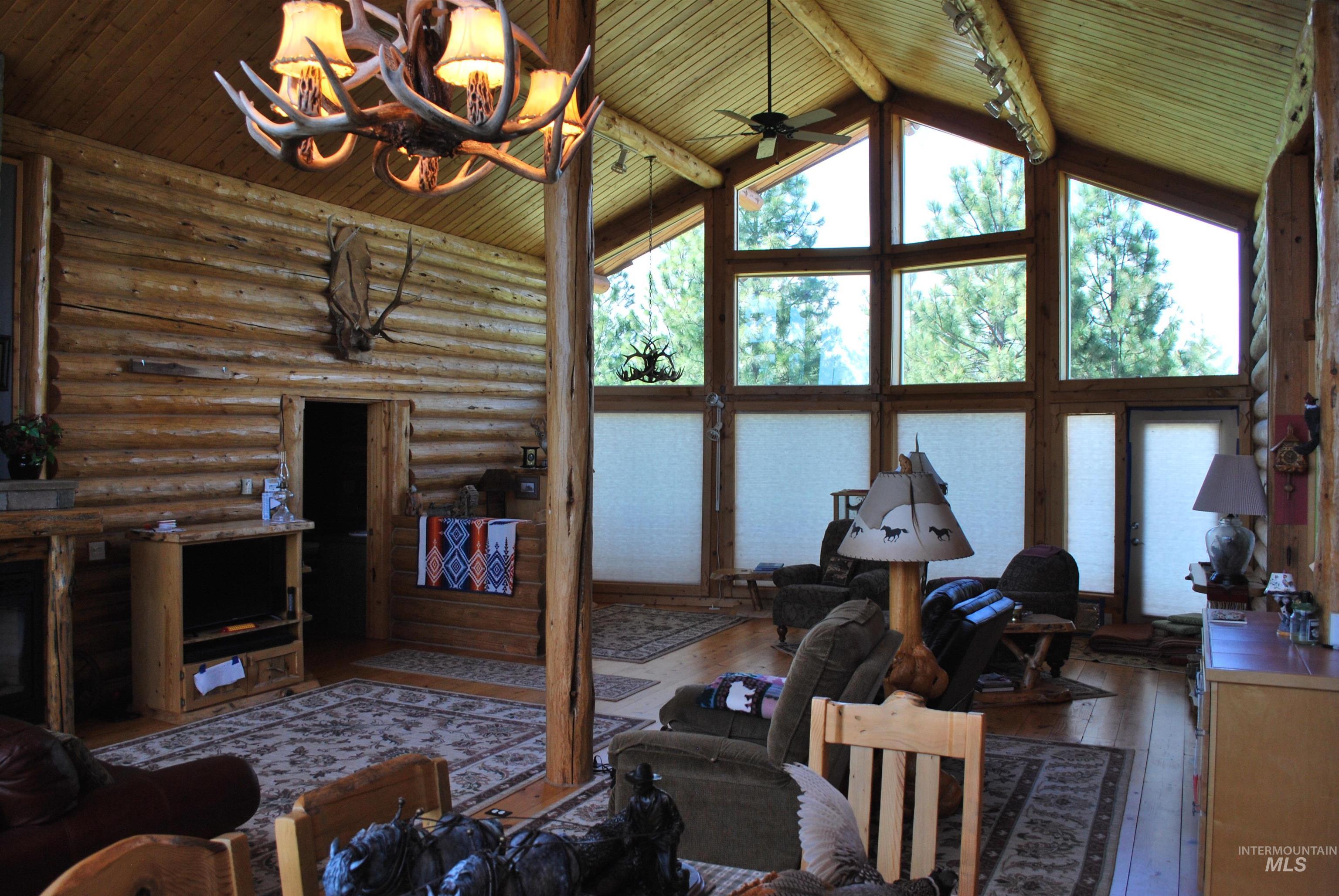 4975 Middle Road, Lenore, Idaho 83541, 1 Bedroom, 1.5 Bathrooms, Residential For Sale, Price $1,950,000, 98946171