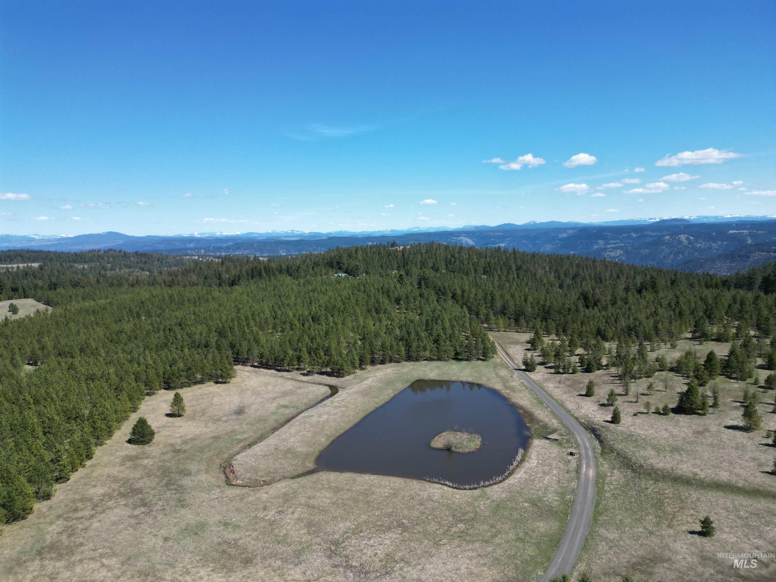 4975 Middle Road, Lenore, Idaho 83541, 1 Bedroom, 1.5 Bathrooms, Residential For Sale, Price $1,950,000, 98946171