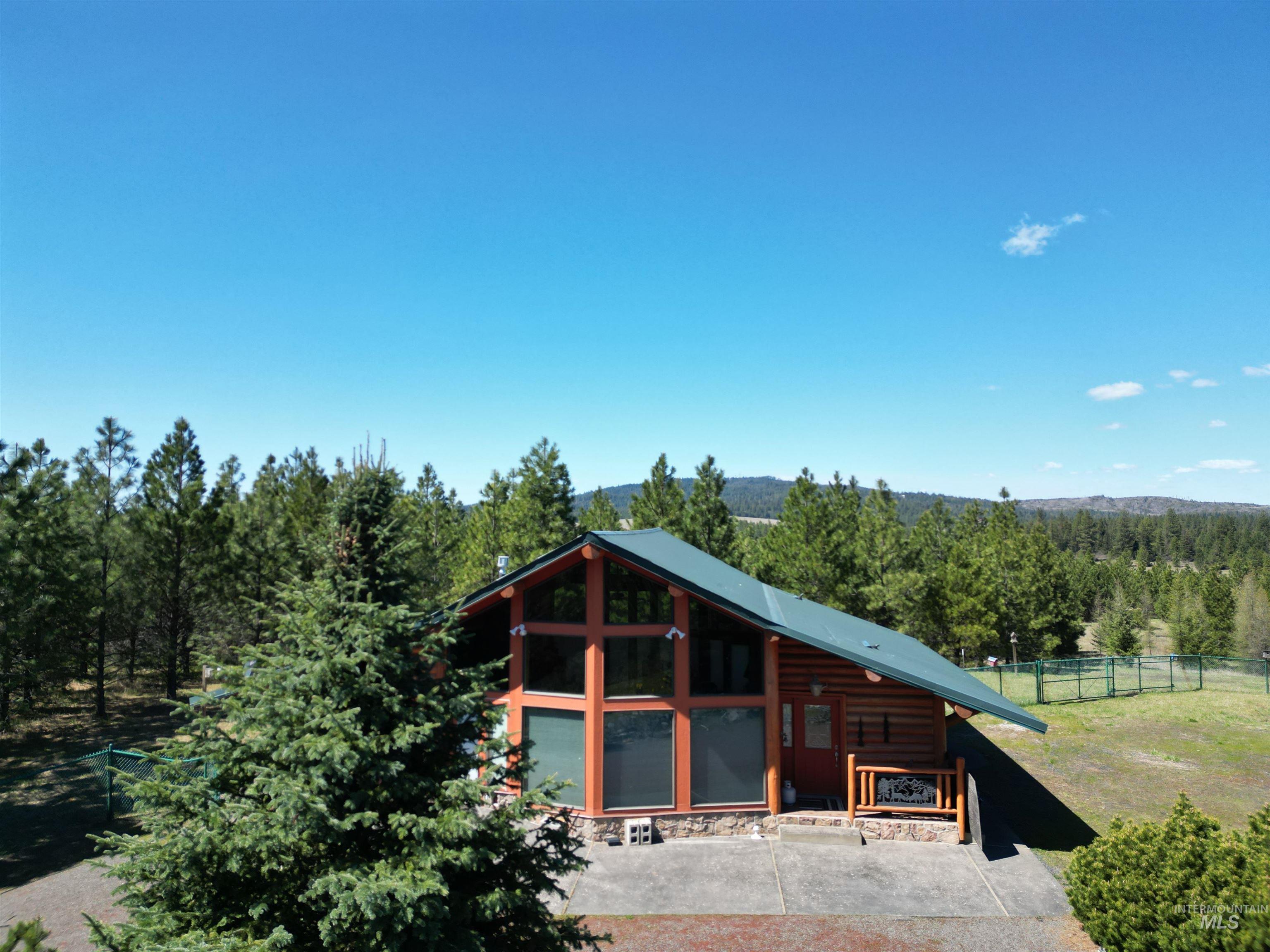 4975 Middle Road, Lenore, Idaho 83541, 1 Bedroom, 1.5 Bathrooms, Residential For Sale, Price $1,950,000, 98946171